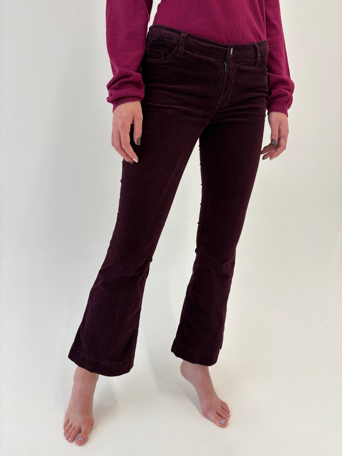Pantaloni petite evazați aubergine din catifea premium modelatoare