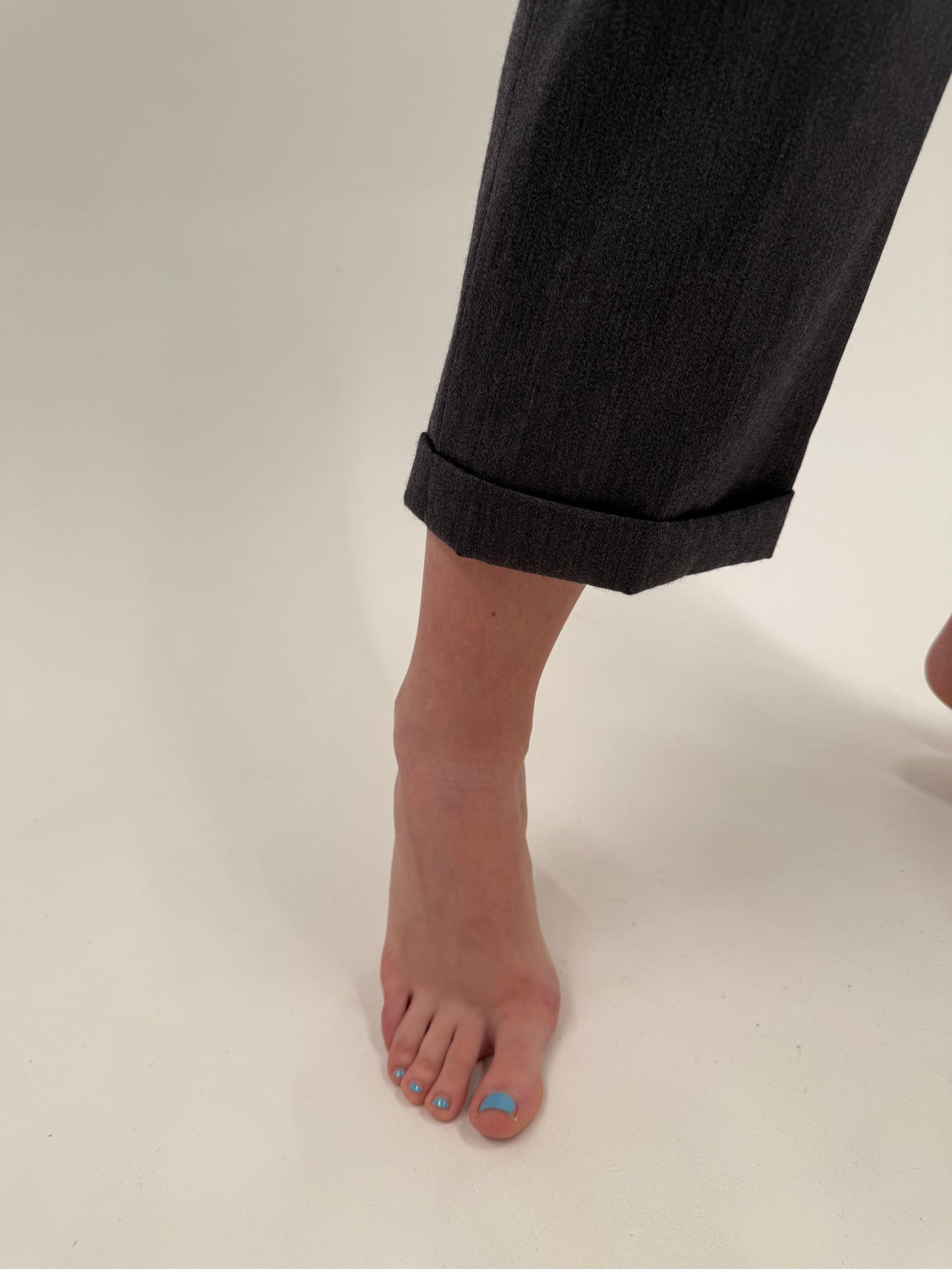 Pantaloni high end italienești din stofă de lana extrafina plină cu pense