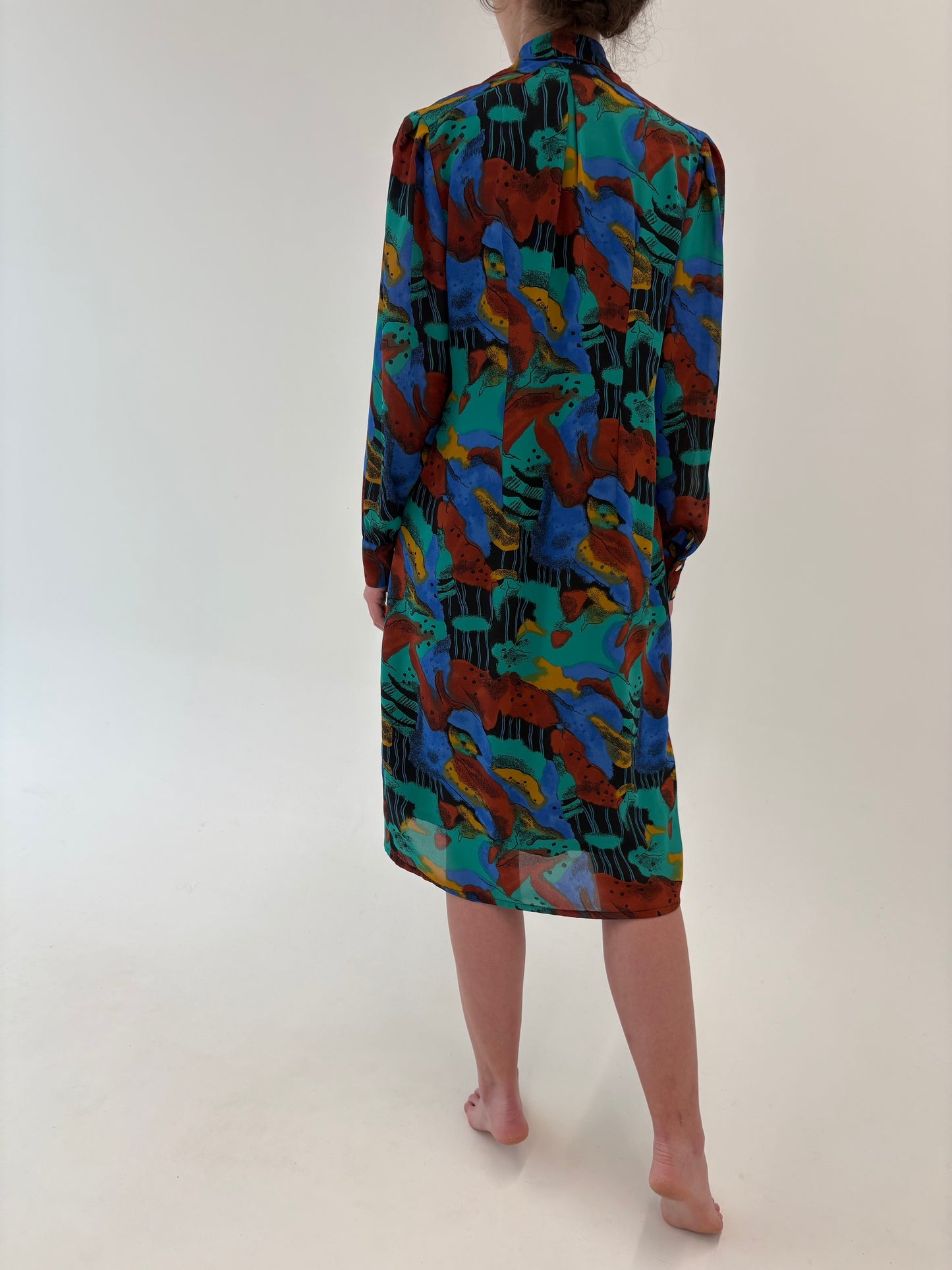 Rochie vintage în combinație superbă de culori cu nasturi metalici aurii
