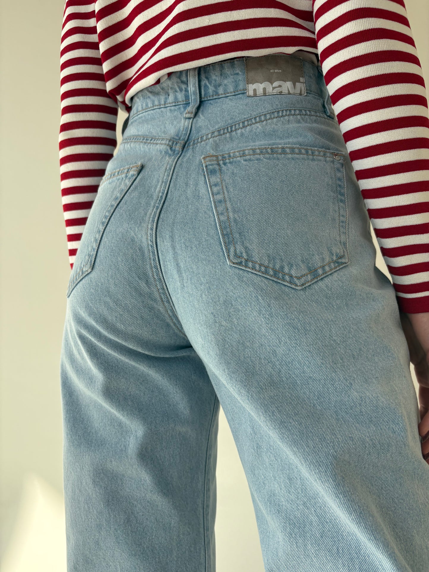 Jeans plin cu talie ultra ultra înaltă și pense mom fit