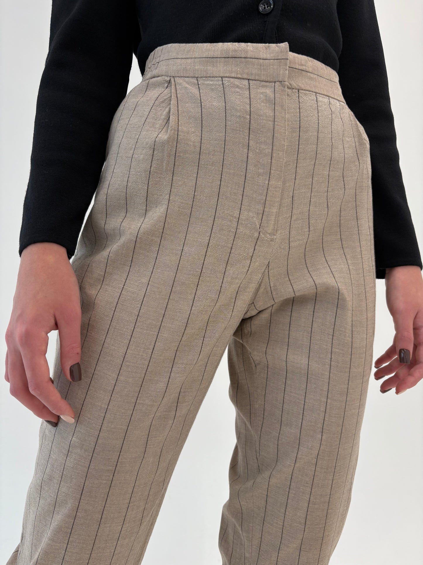Pantaloni grej cu talie ultra înaltă din mix de lana extrafina și vascoza