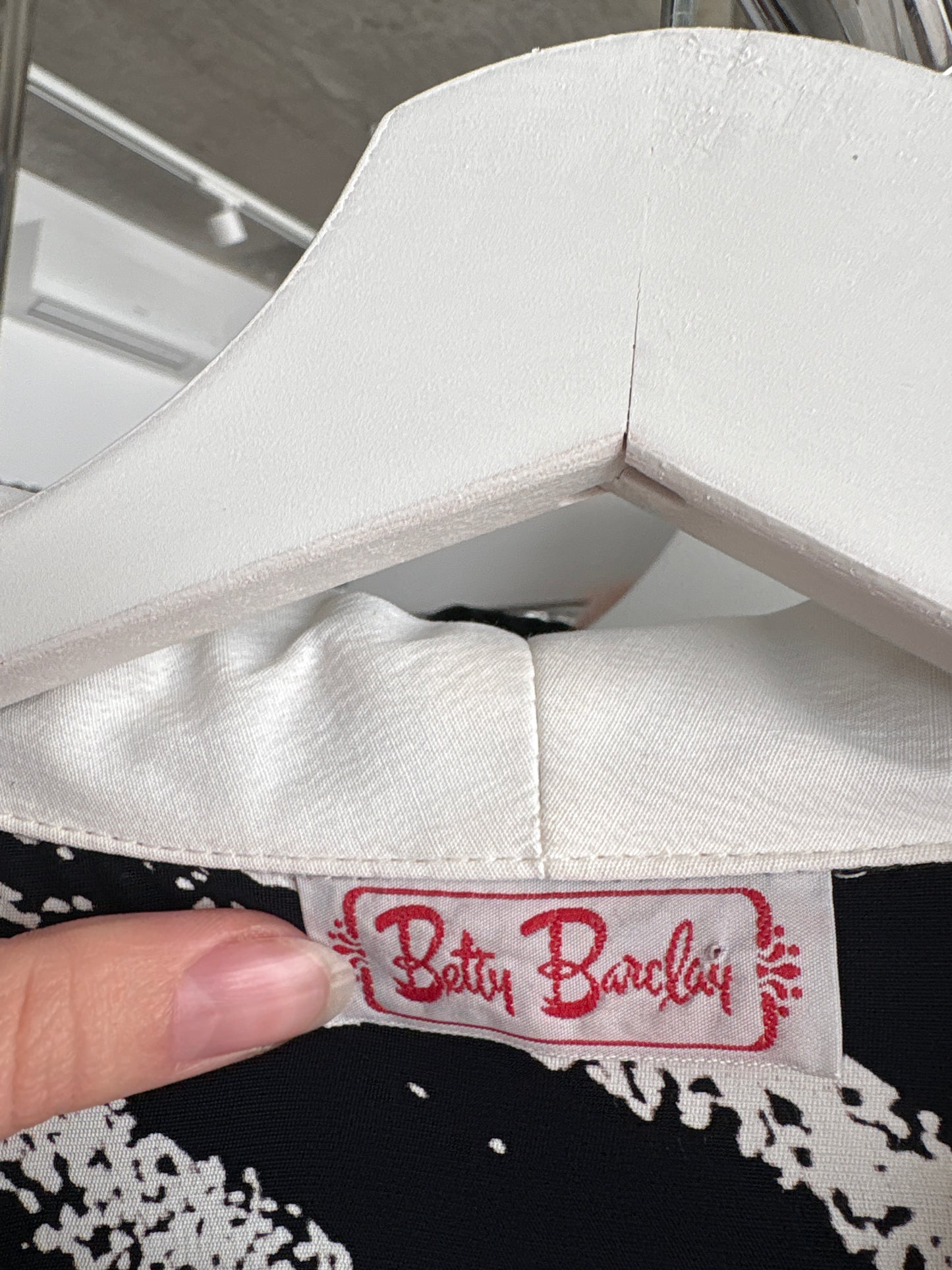 Rochie vintage maxi cu guler contrastant alb negru și talie ultra înaltă