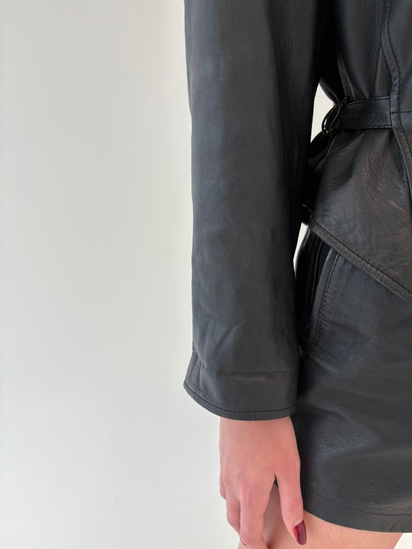 Jacheta vintage ultra cambrata din piele naturală extrem de moale