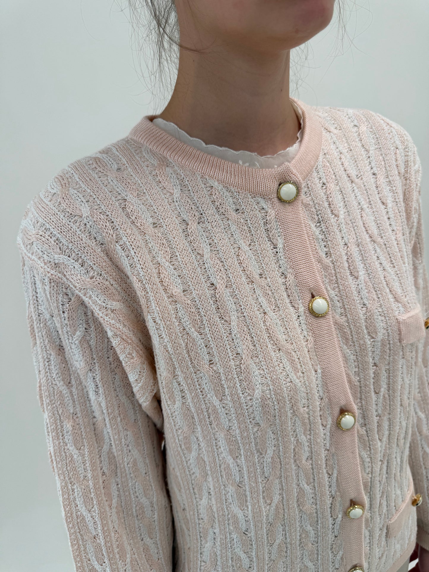 Cardigan de vară în stil chanel din jerse de bumbac în culori pudrate