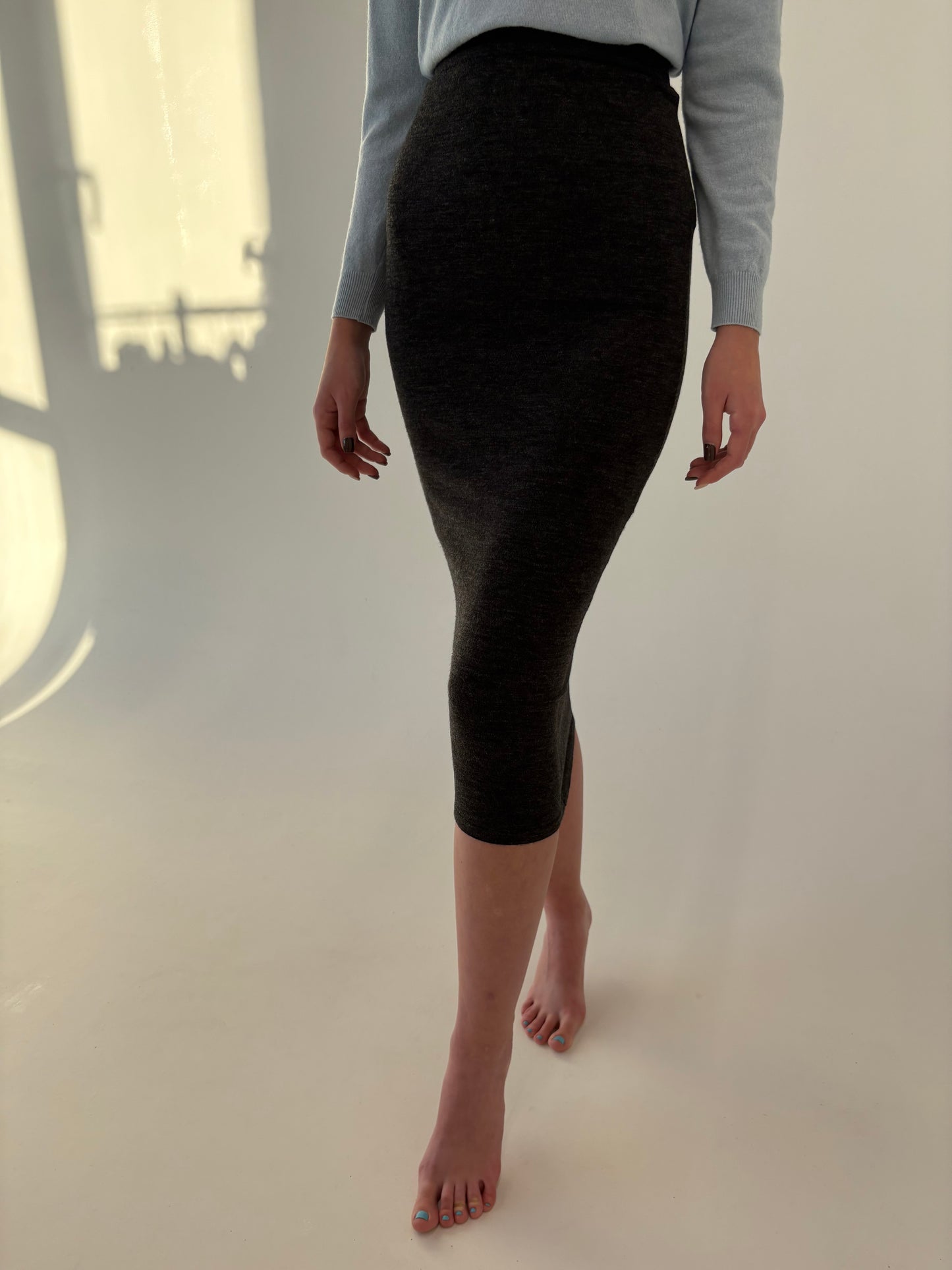 Fustă midi spre maxi din jerse de lana extrafina cu talie ultra înaltă