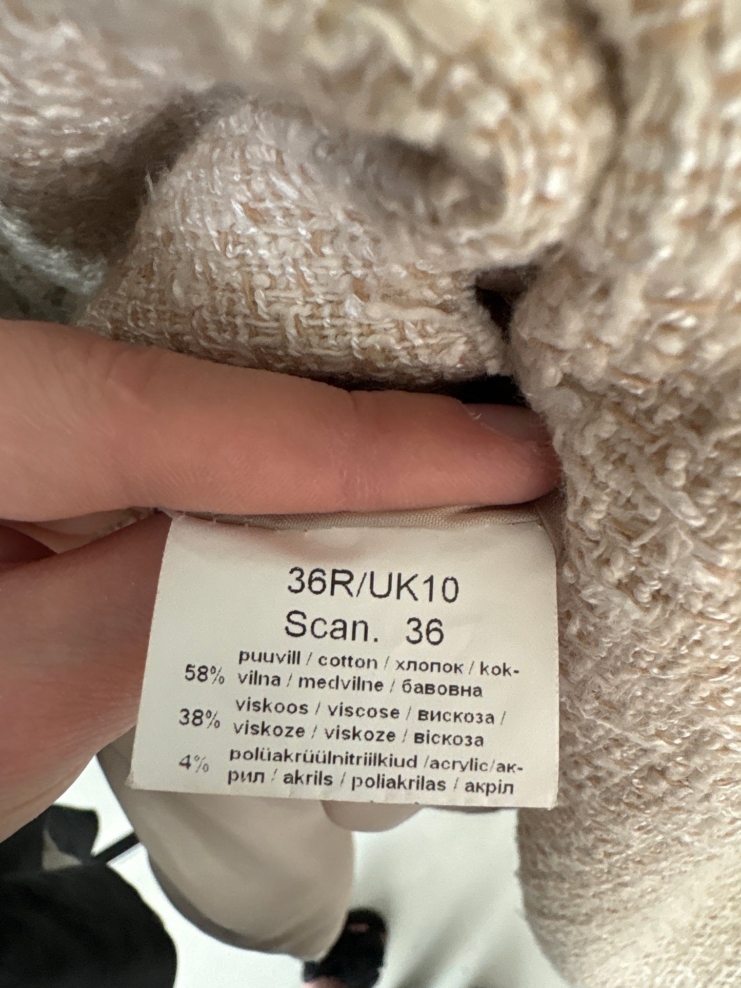 Pardesiu în stil chanel de primăvară light nude din tweed de bumbac cu vascoza