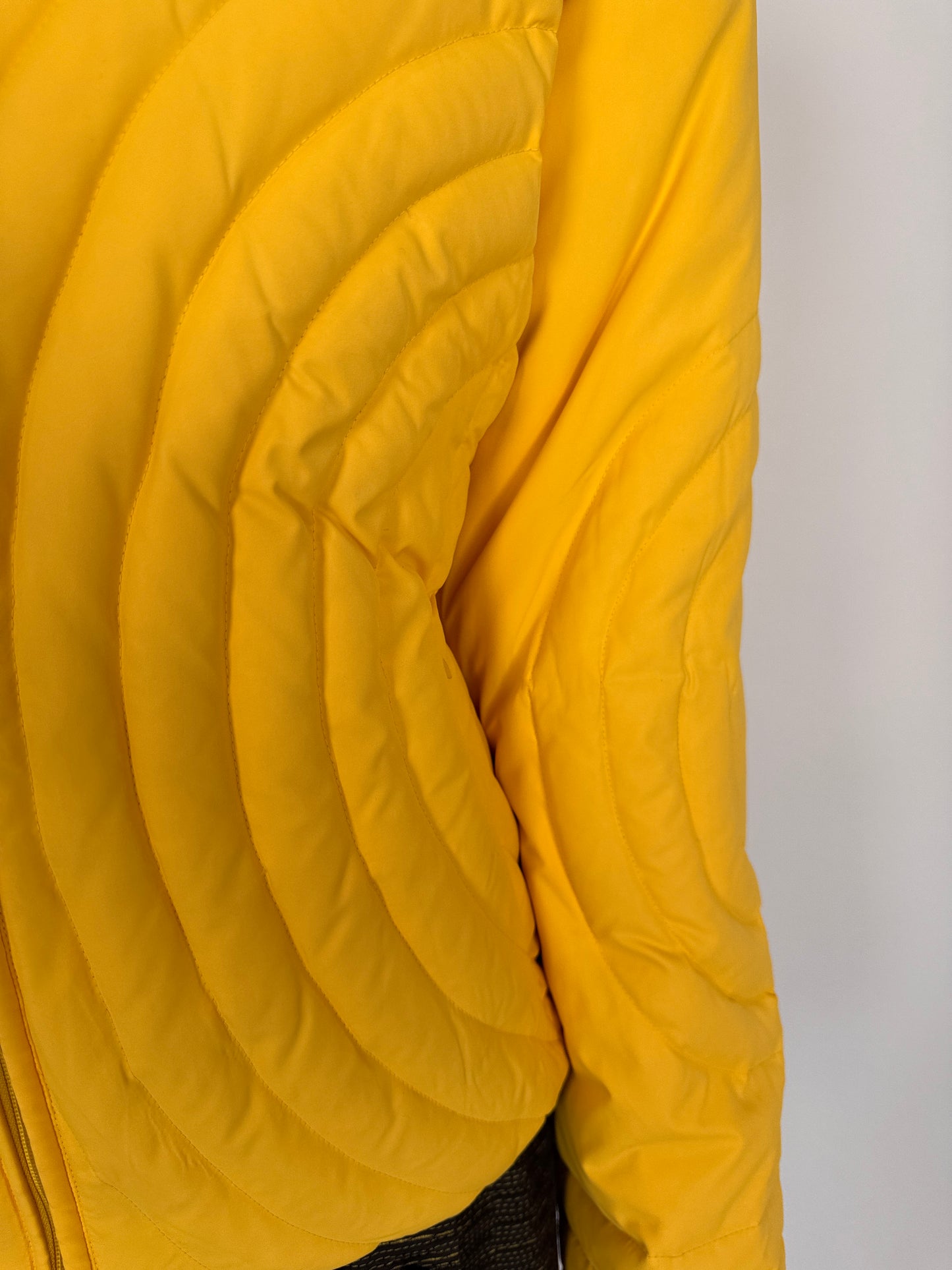 Jacheta premium cambrata lemon yellow de primăvară