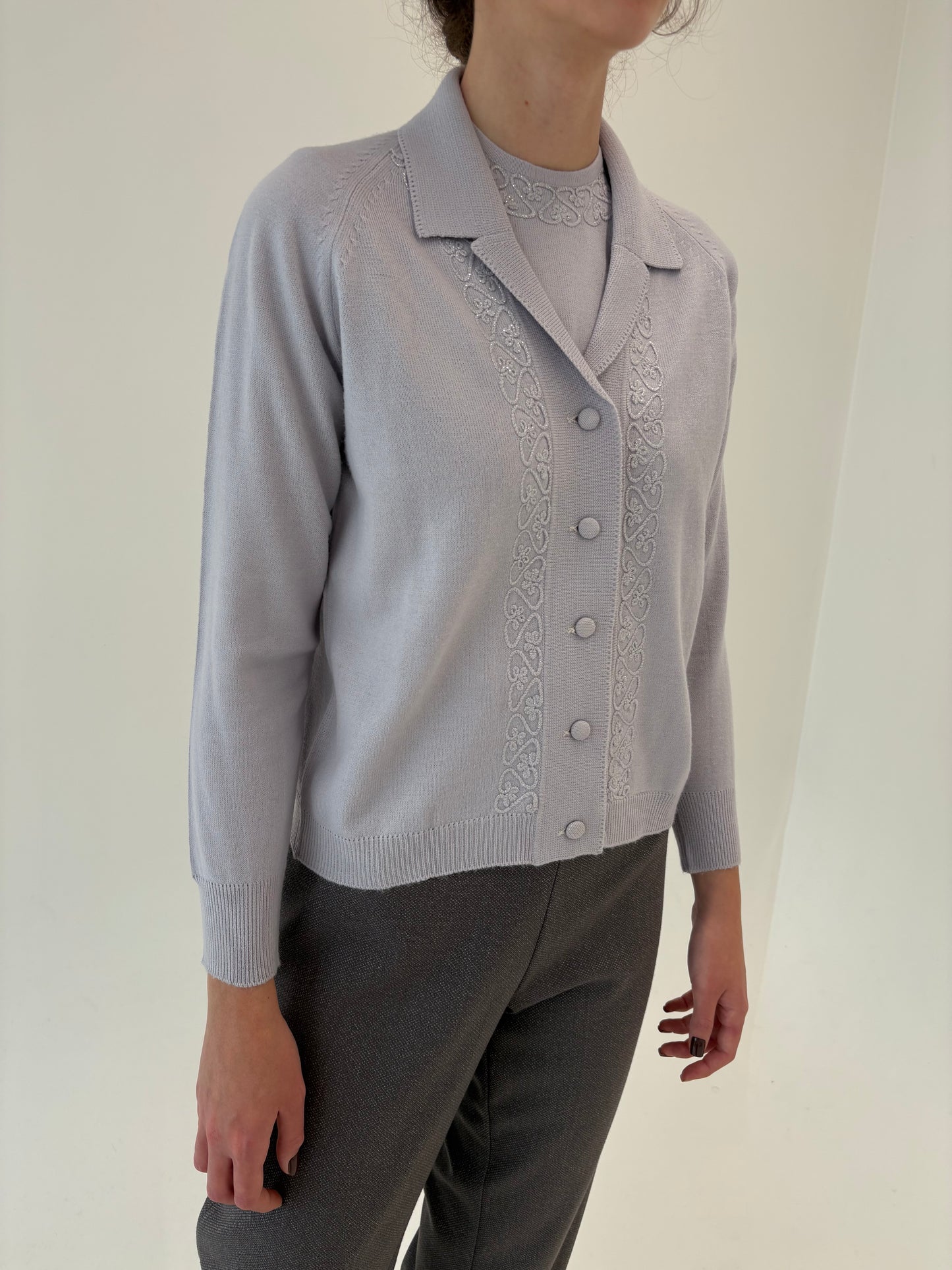 Set light lavender petite cu broderie manuală din mix de lana extrafina