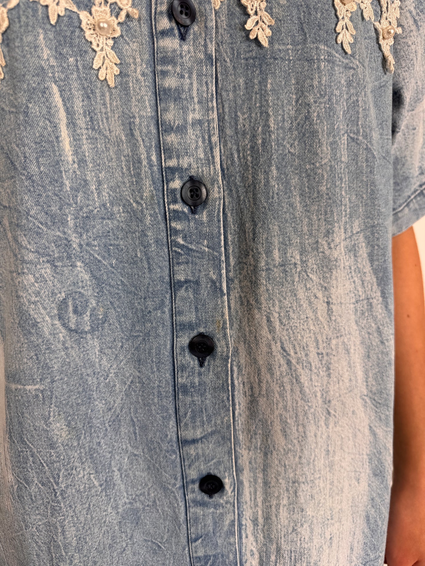 Rochie vintage de jeans cu aplicații de dantelă macrame și perle