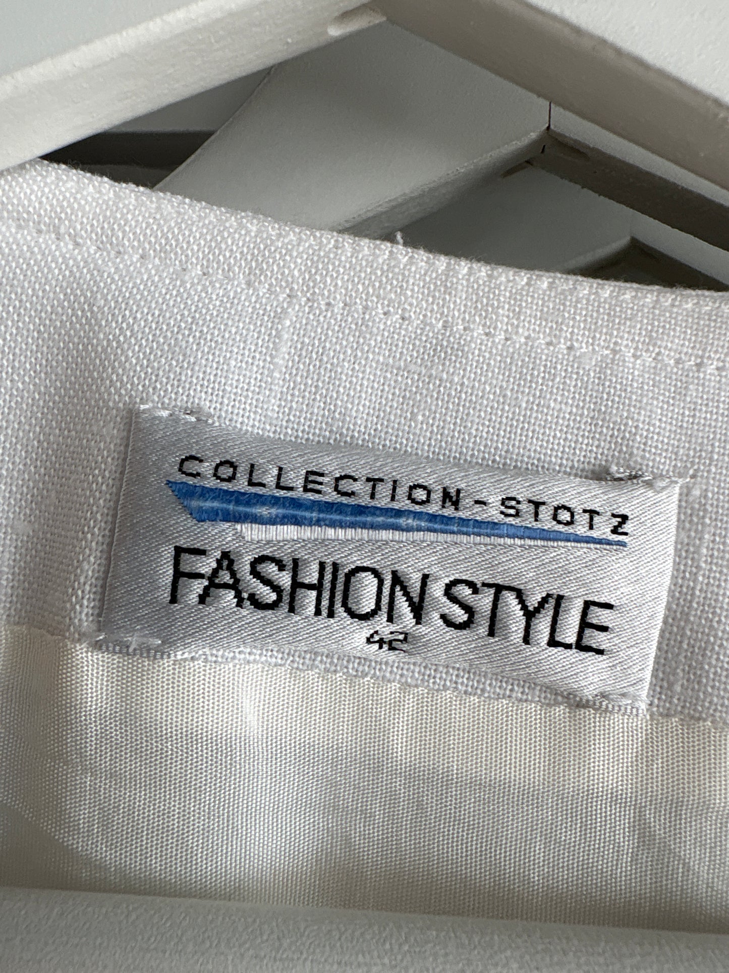 Rochie retro din pânză de in butter white cu mâneci ușor bufante