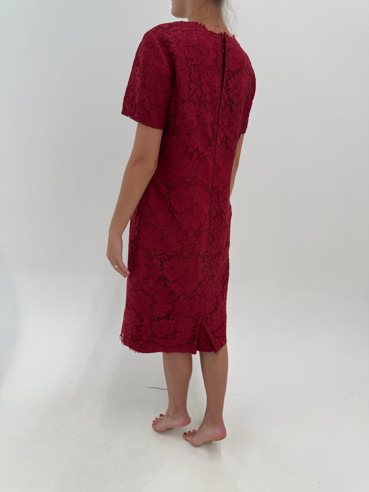 Rochie vintage burgundy din dantelă groasă chantily pe bază plină