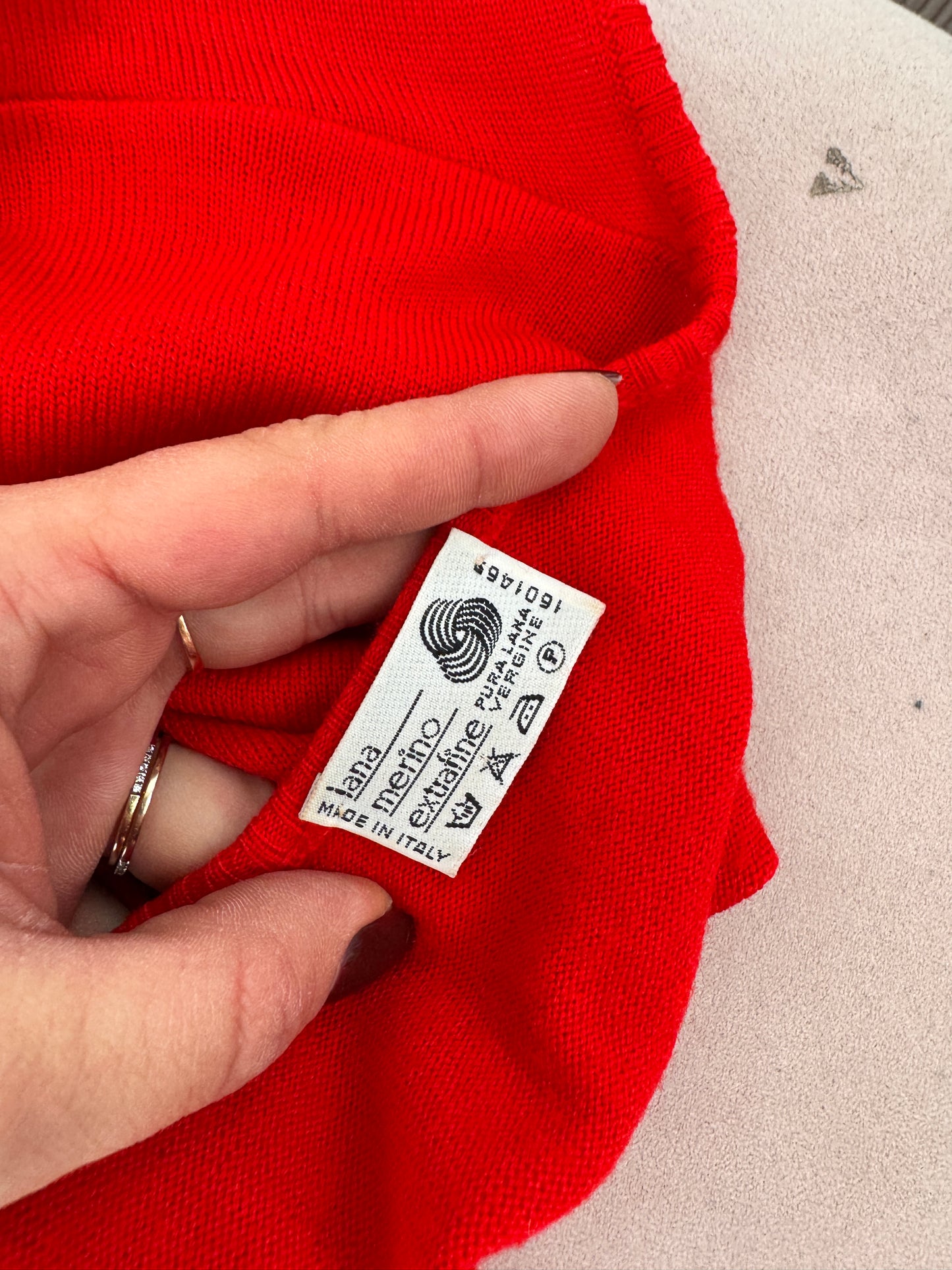 Pulover cherry red din Lana merino extrafina pura certificată
