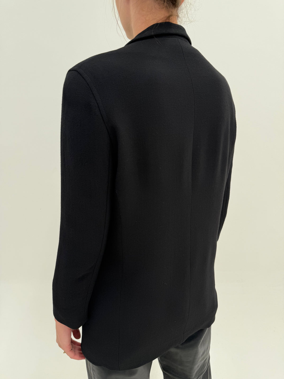 Sacou negru clasic din wool crepe excepțional