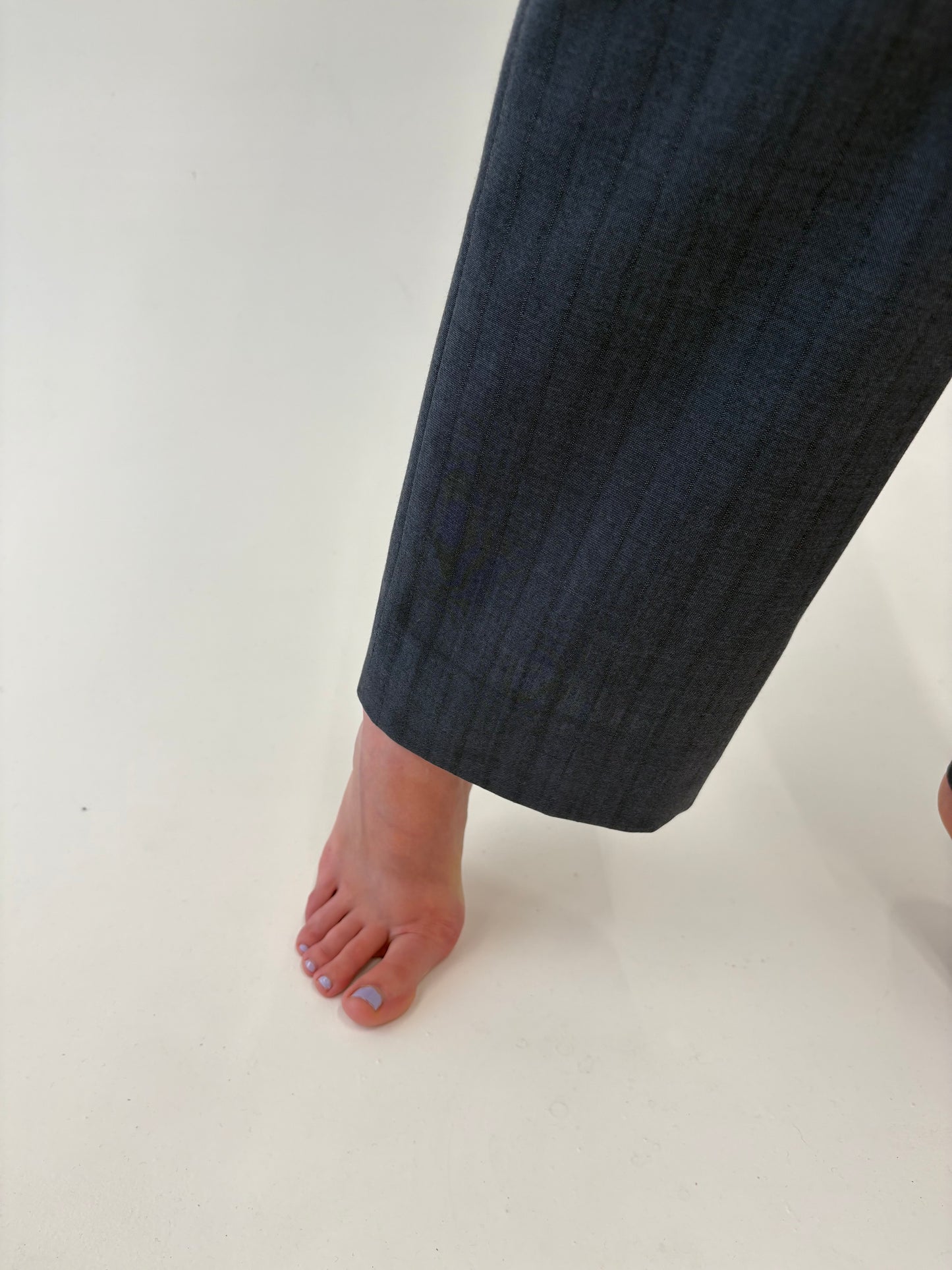 Costum italian dark jeans blue din lana extrafina în croi actual