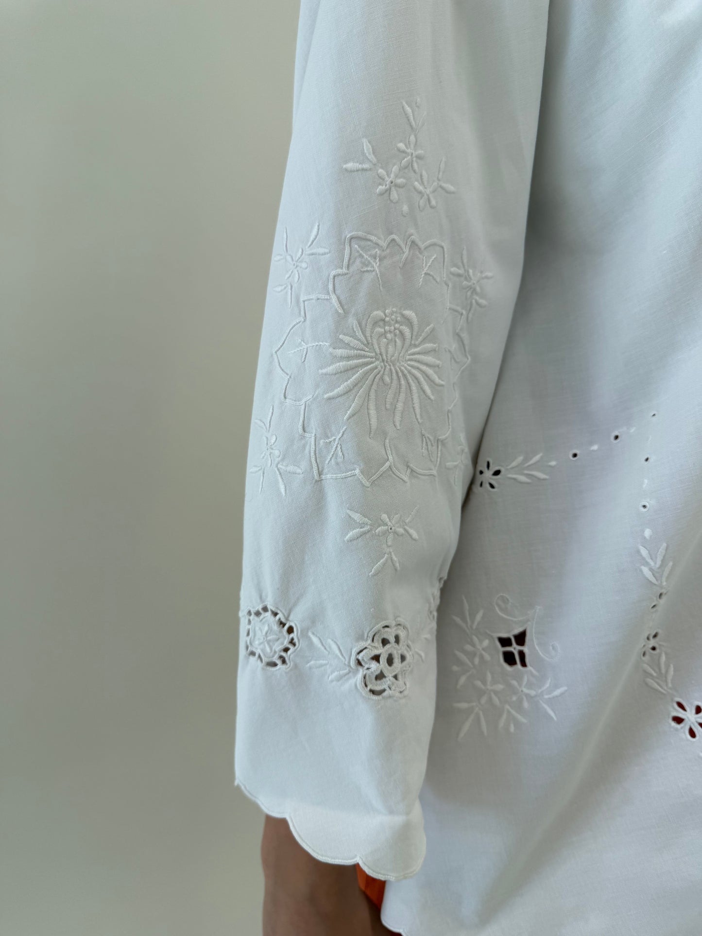 Tunica din canvas de bumbac cu broderie excepțională în croi amplu