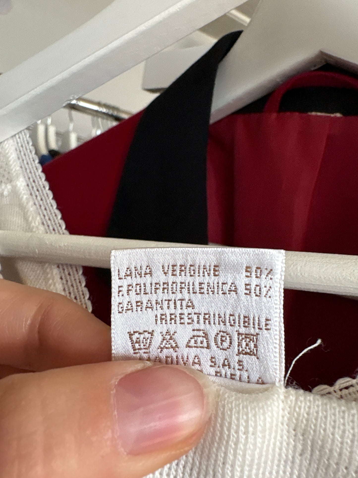 Top cambrat italian în stil furou din lana extrafina irestringibila