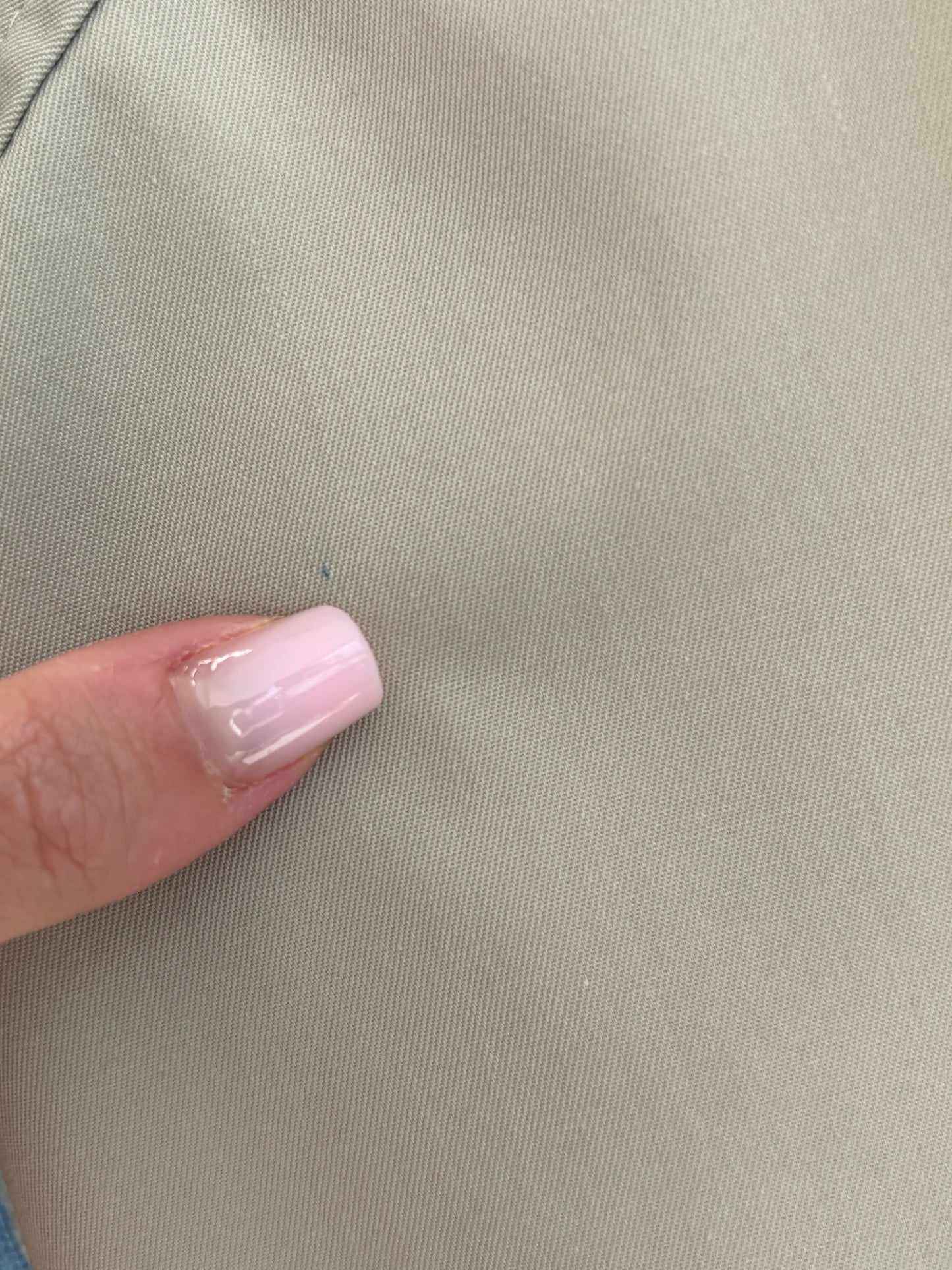 Trench vintage light nude impermeabil în croi revenit în trend