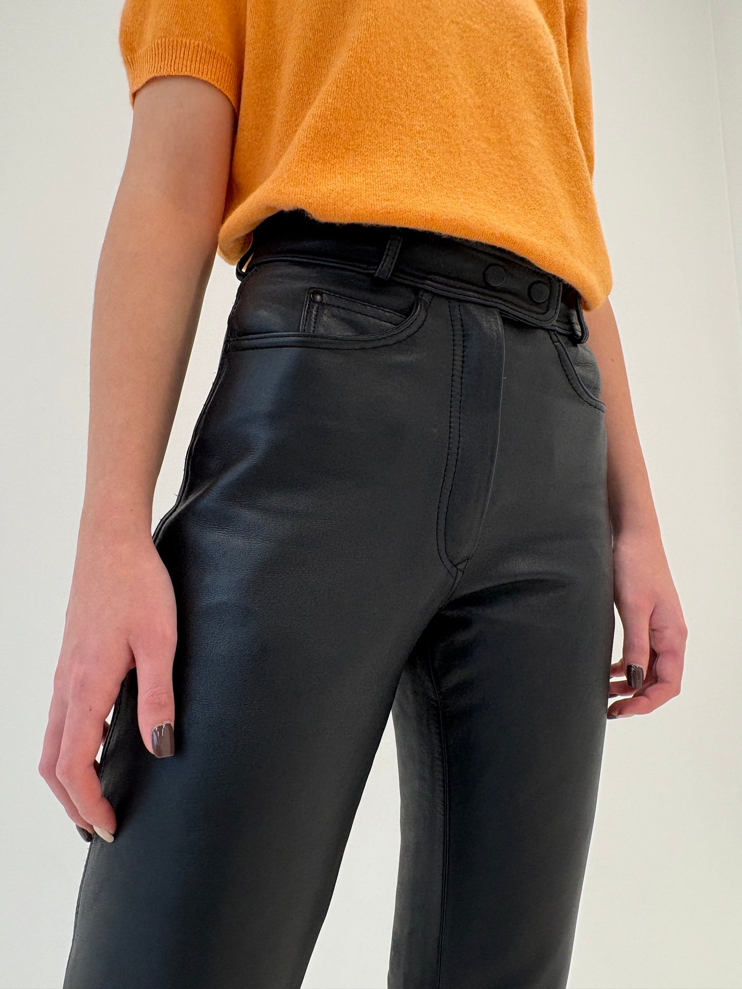 Pantaloni din piele naturală extrem de fină