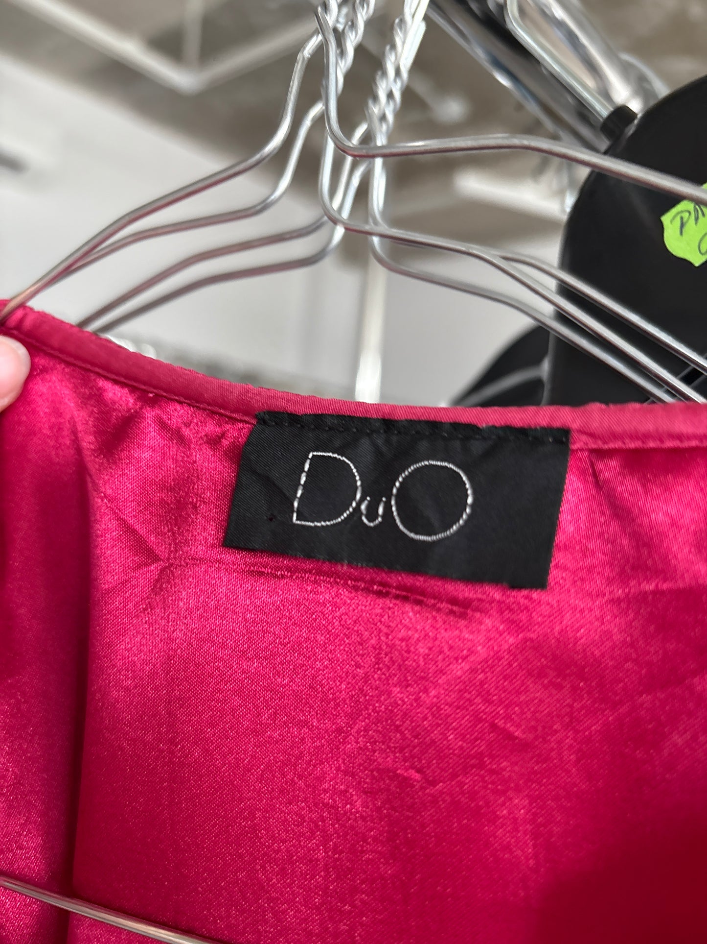 Rochie rasberry red din mătase naturală în croi lejer cu guler 3D