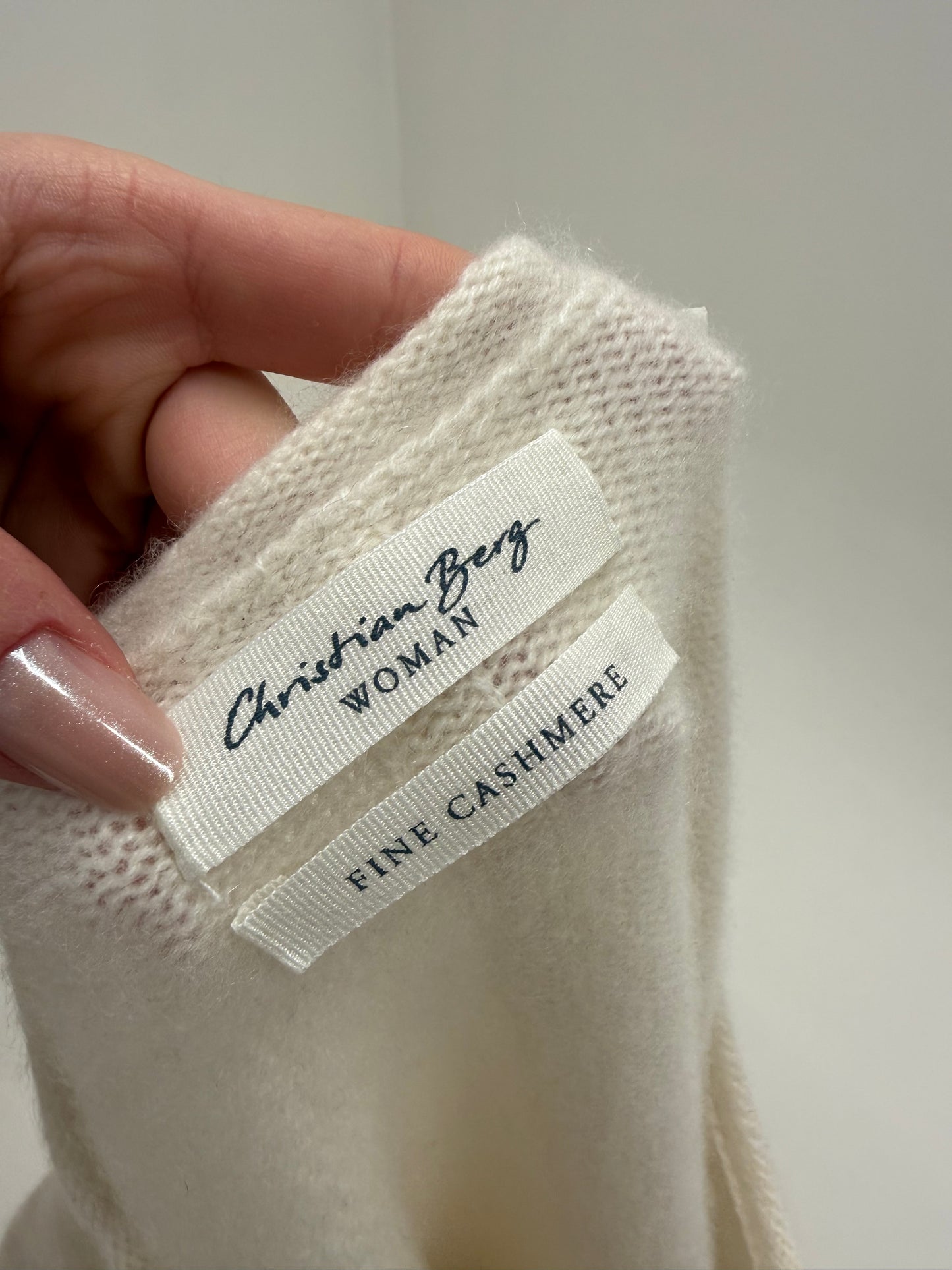 Pulover butter white din cașmir multiply cu decolteu bărcuță