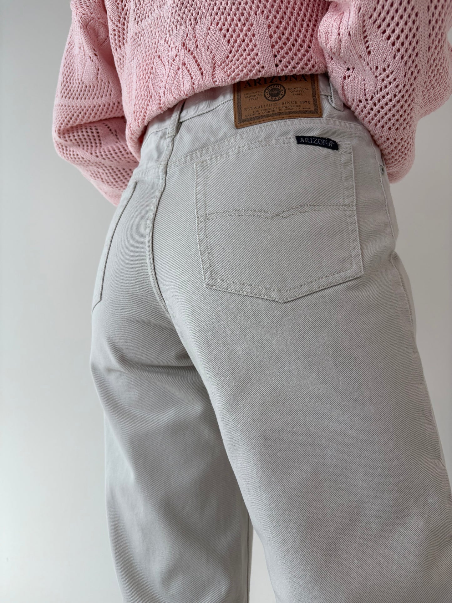 Jeans vintage premium off white tall din bumbac gros cu ținuta