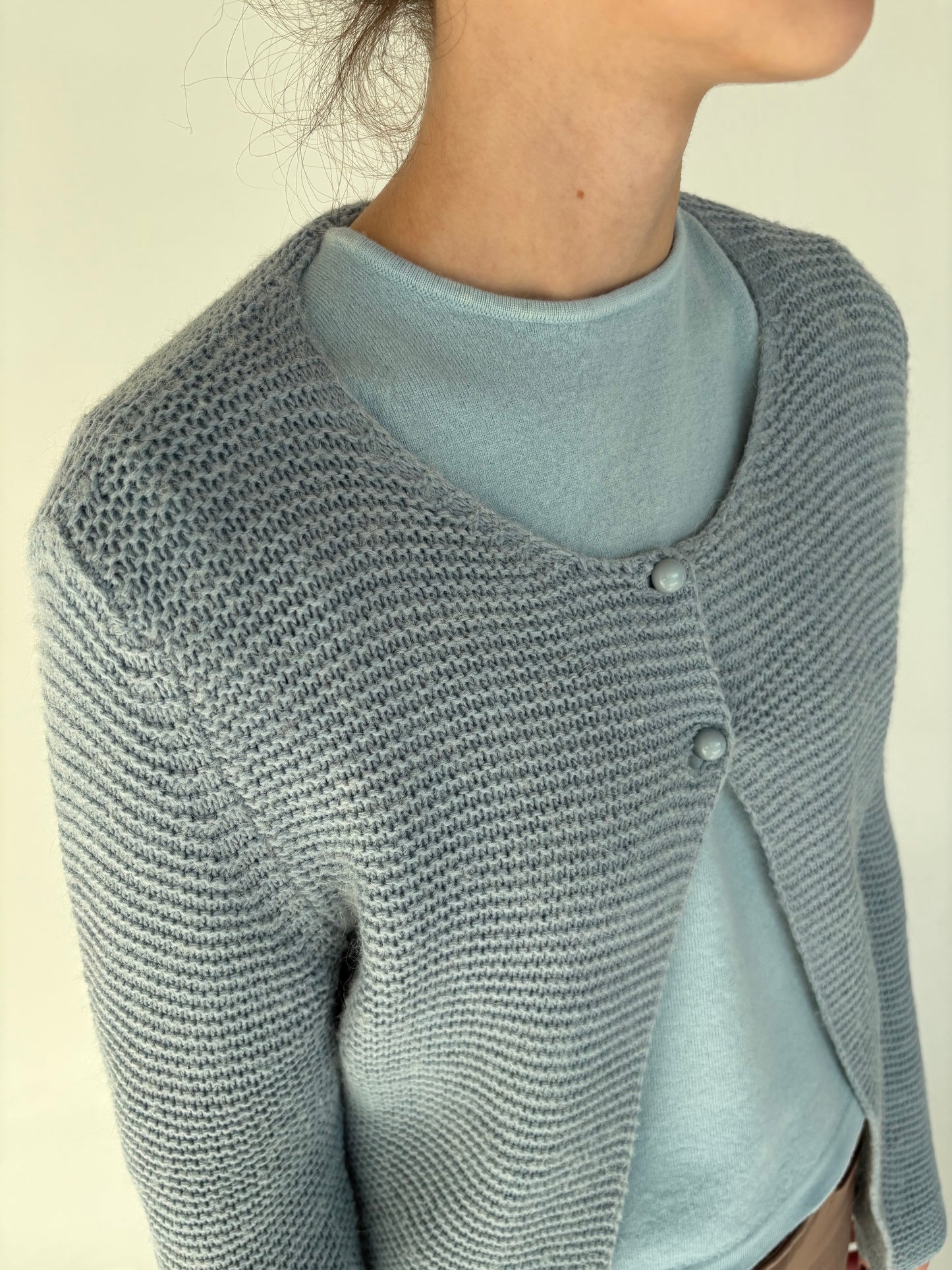 Cardigan italian tall baby blue din lana extrafina multiply de gramaj mare