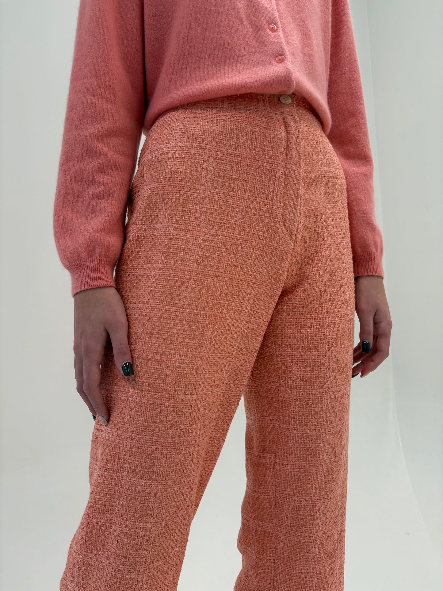 Pantaloni în stil Chanel din tweed excepțional  salmon pink