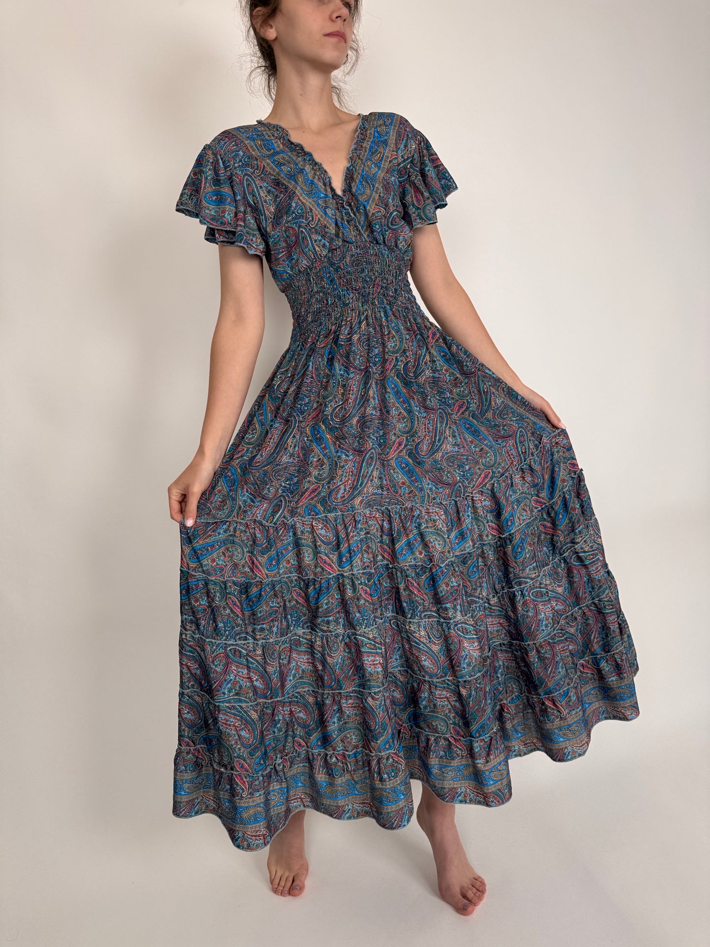 Rochie maxi cu print paisley și talie ultra marcată elastică