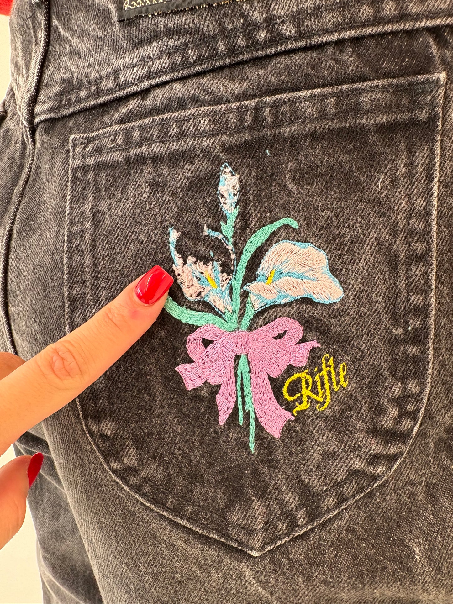Jeans vintage petite cu talie ultra înaltă dark stone wash
