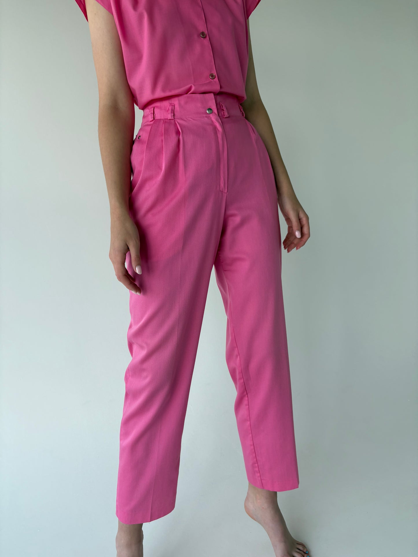 Pantaloni barbie pink cu talie ultra înaltă și pense din poplin strech