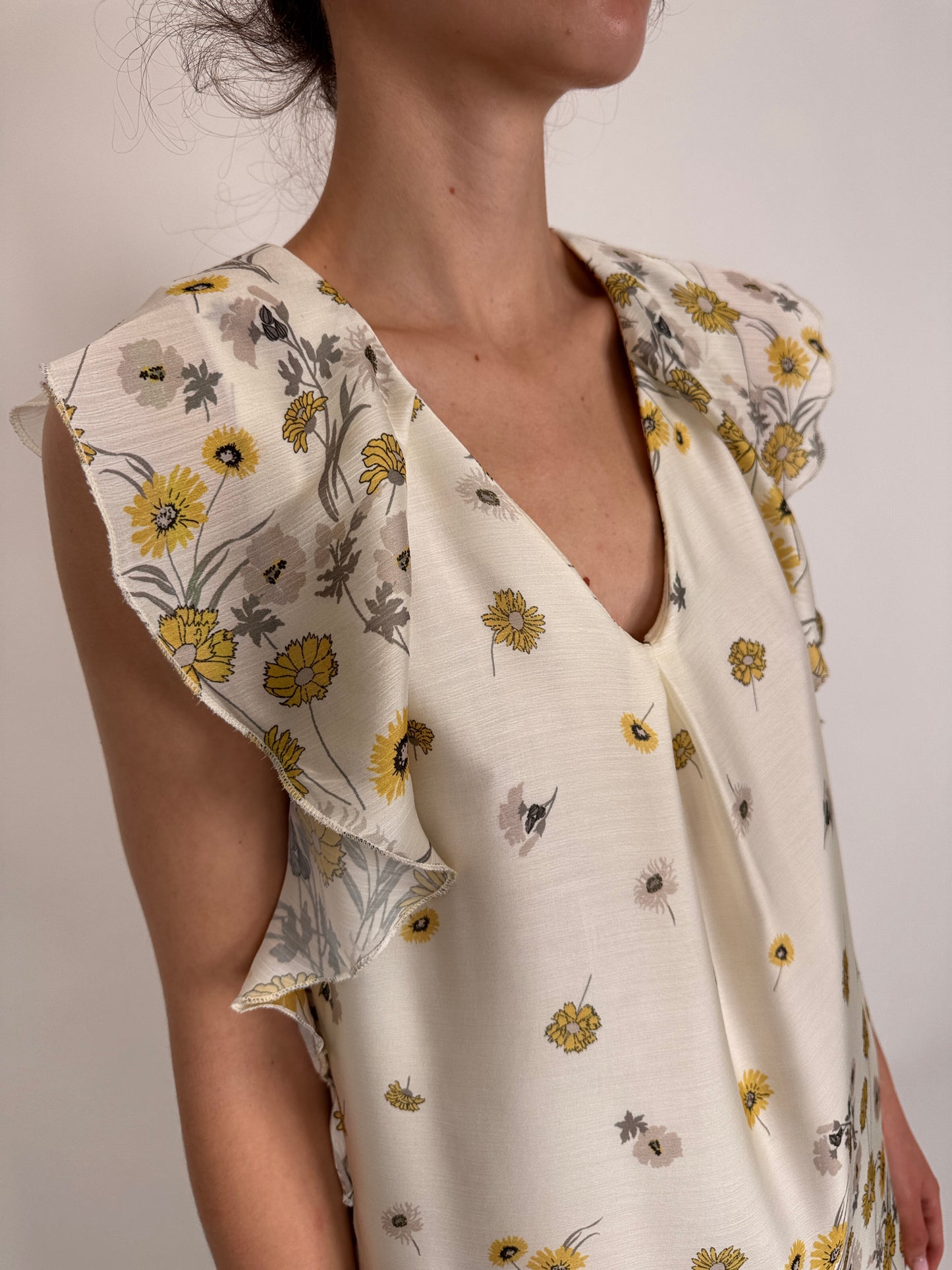 Rochie perlata butter white cu print floral delicat