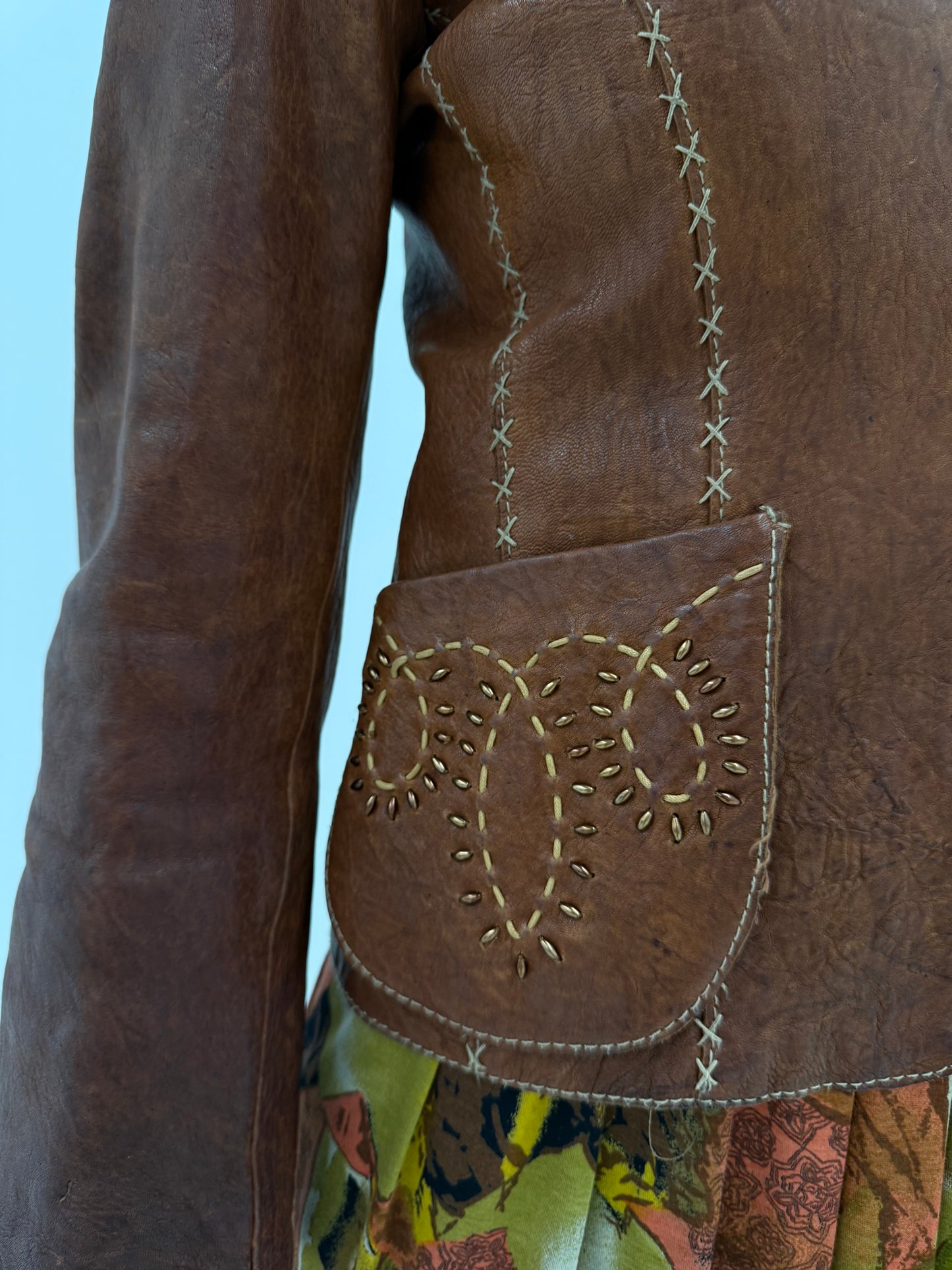 Sacou italian cambrat din piele naturală maro cu finish super în trend