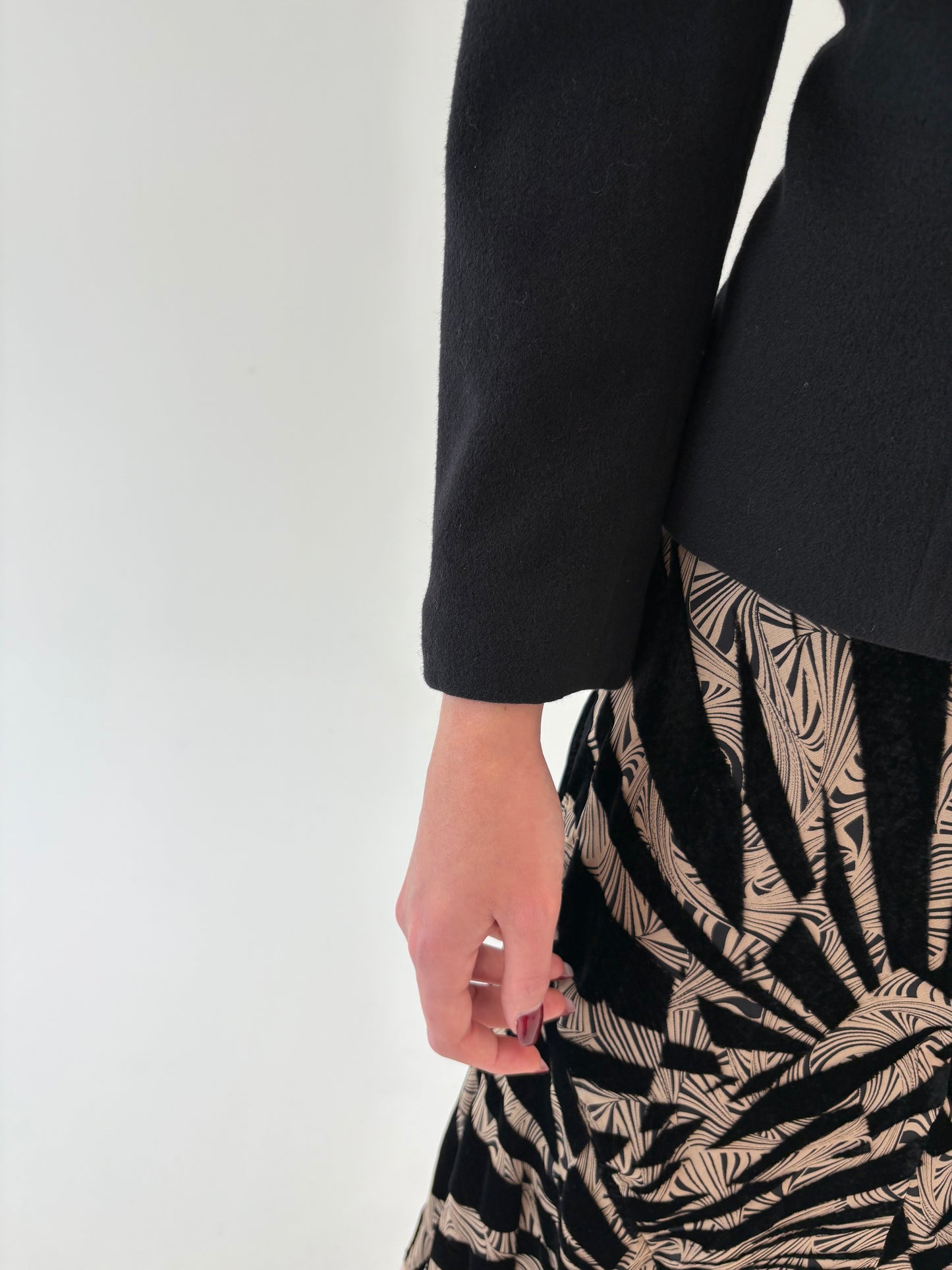 Jacheta din stofă de cașmir 100% plină cambrata neagră