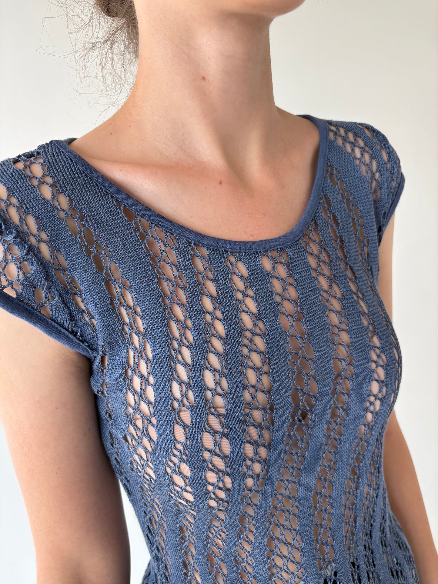 Top cambrat din jerse super vaporos dantelat