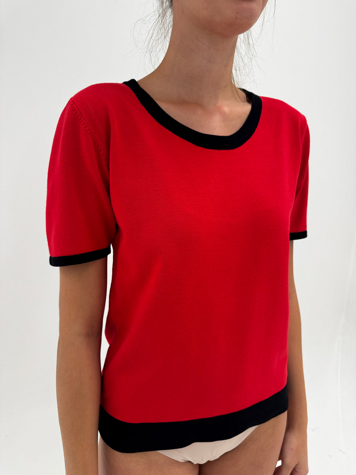 Top cherry red de brand premium din bumbac cu paspoal negru