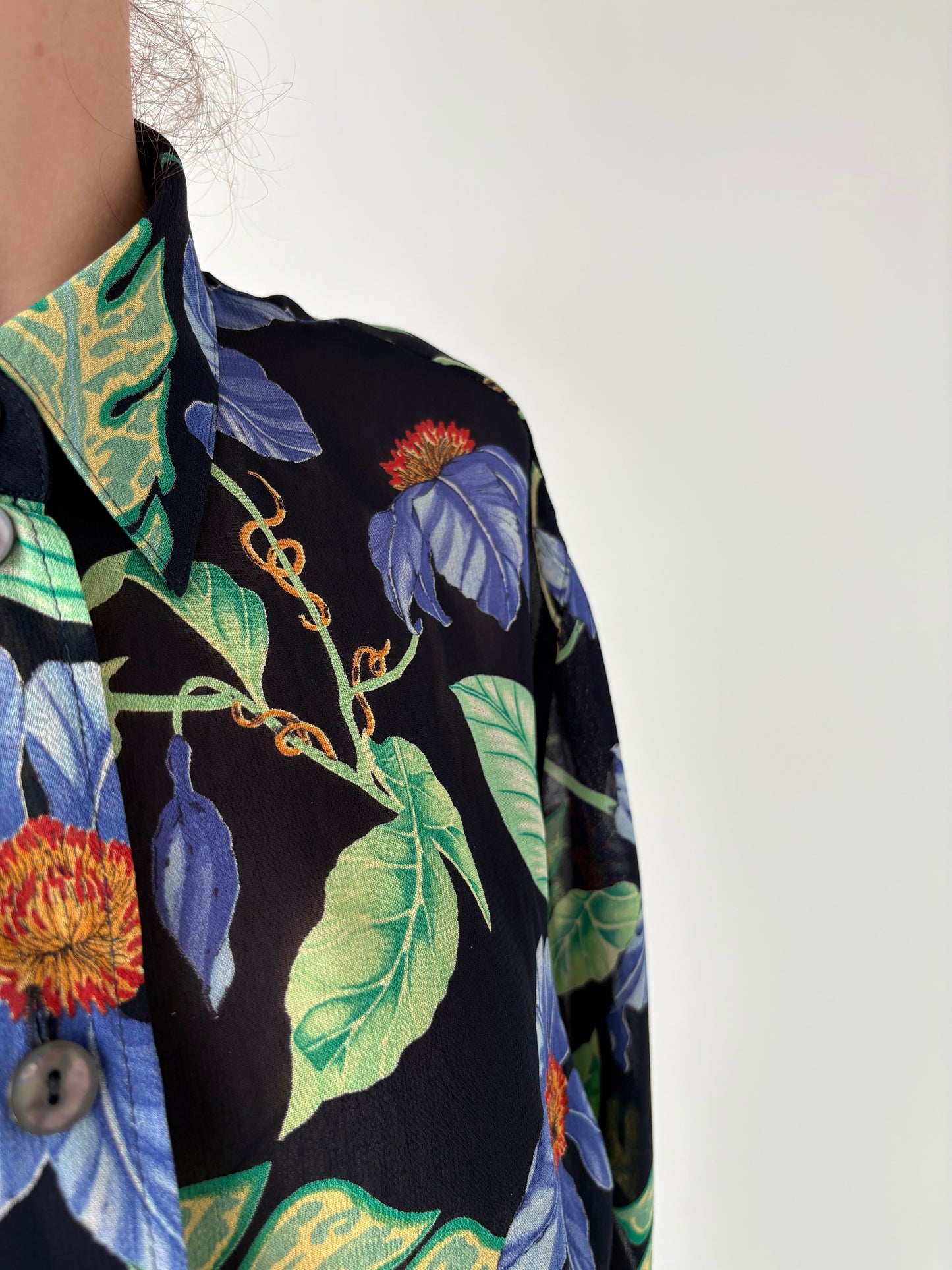 Cămașa vintage vaporoasă cu print organic superb