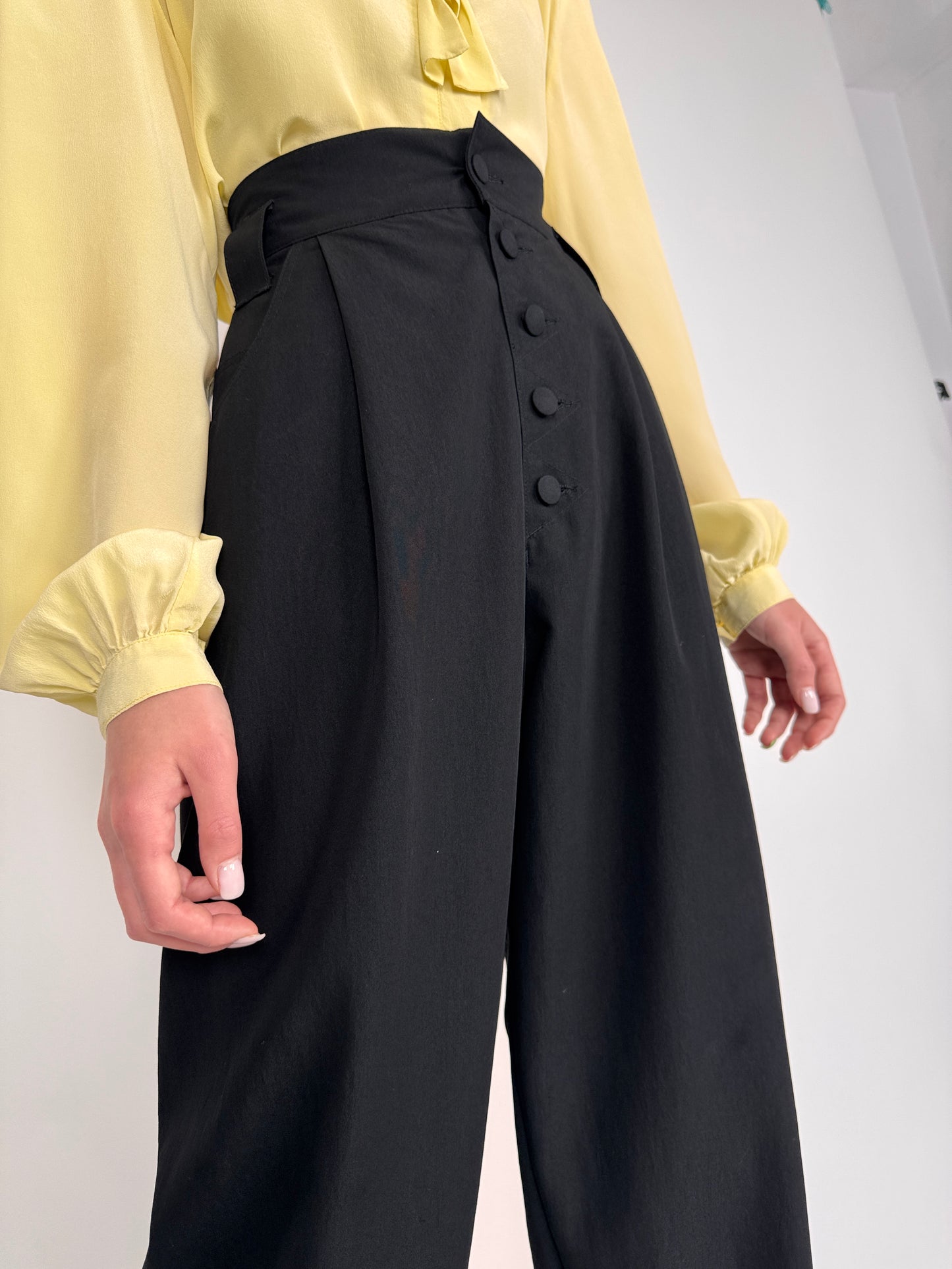 Pantaloni vintage în croi baloon cu talie ultra ultra înaltă marcată