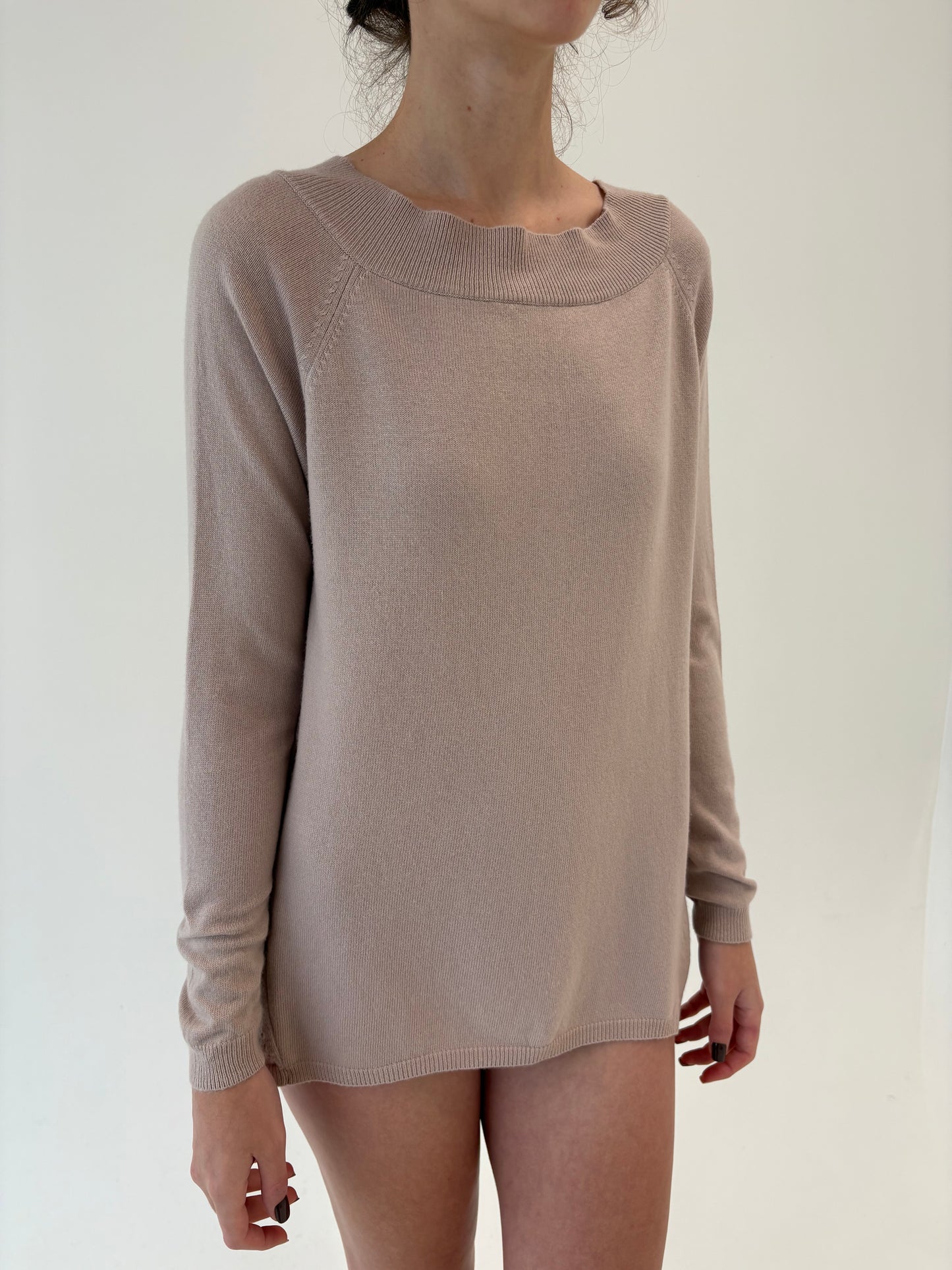 Pulover pink nude de brand super premium italian din lana merino extrafina