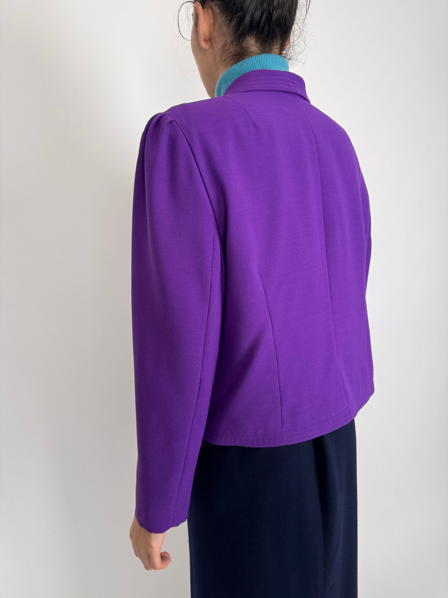 Sacou vintage grape violet din lana extrafina cu nasturi aurii