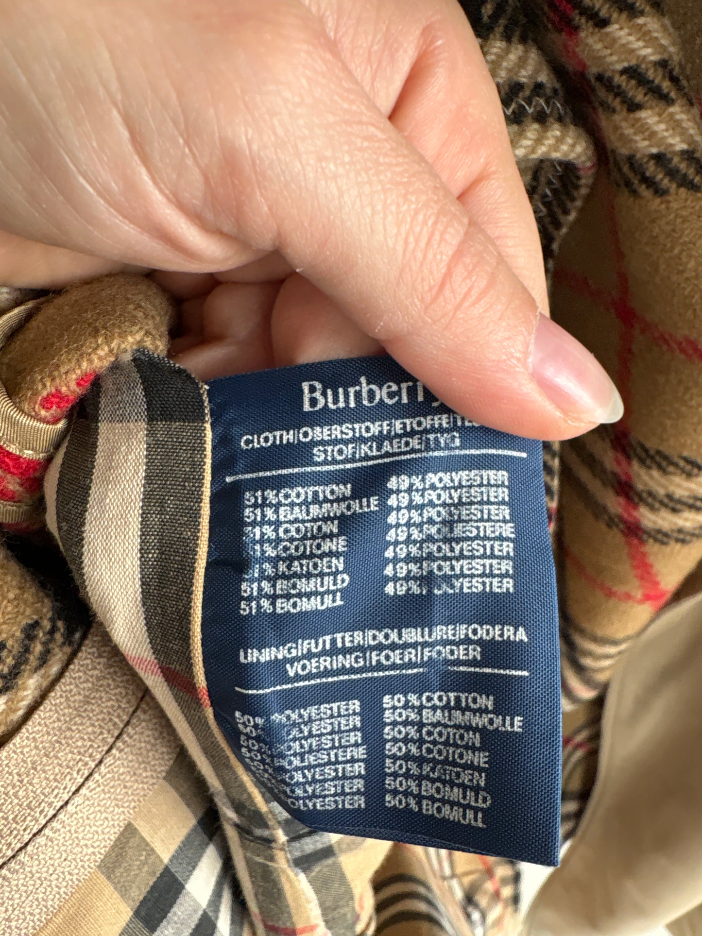 Trench Burberry din gabardină de la toamnă la iarbă cu liner detașabil din lana