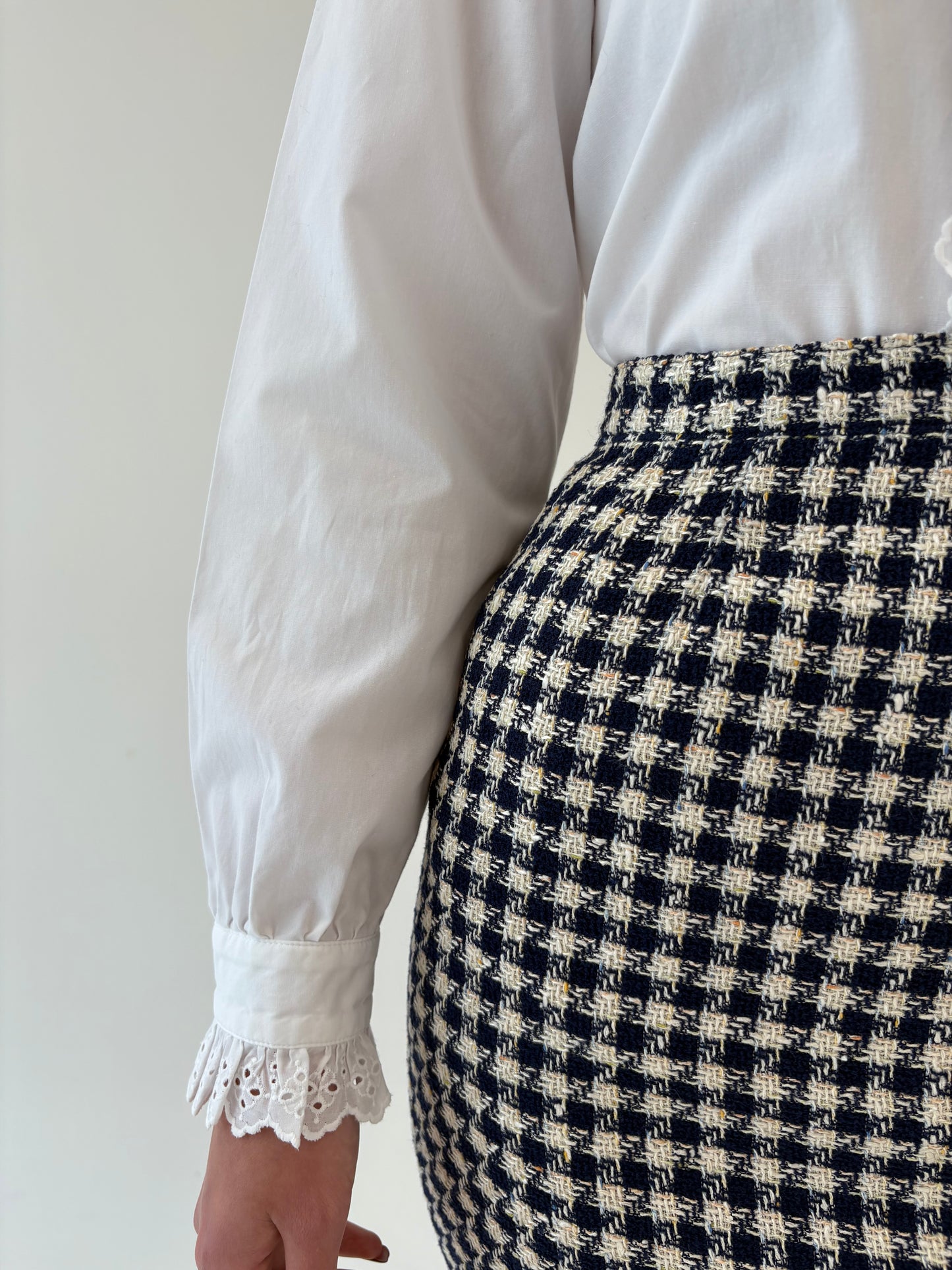 Fustă Navy cu ivoire pied du coq în stil Chanel din tweed cu talie ultra înaltă