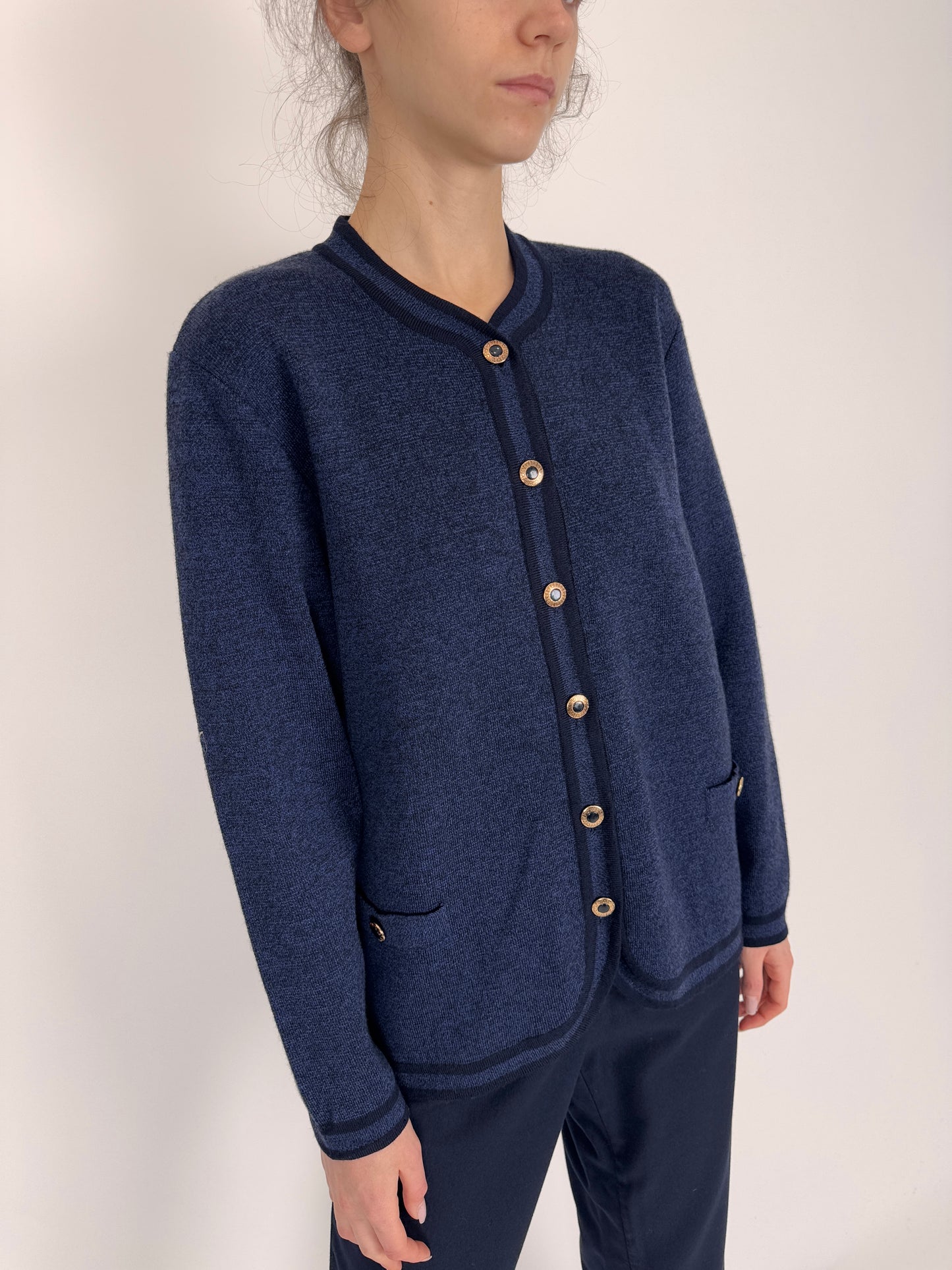 Cardigan în stil Chanel din lana pura certificată de gramaj mare