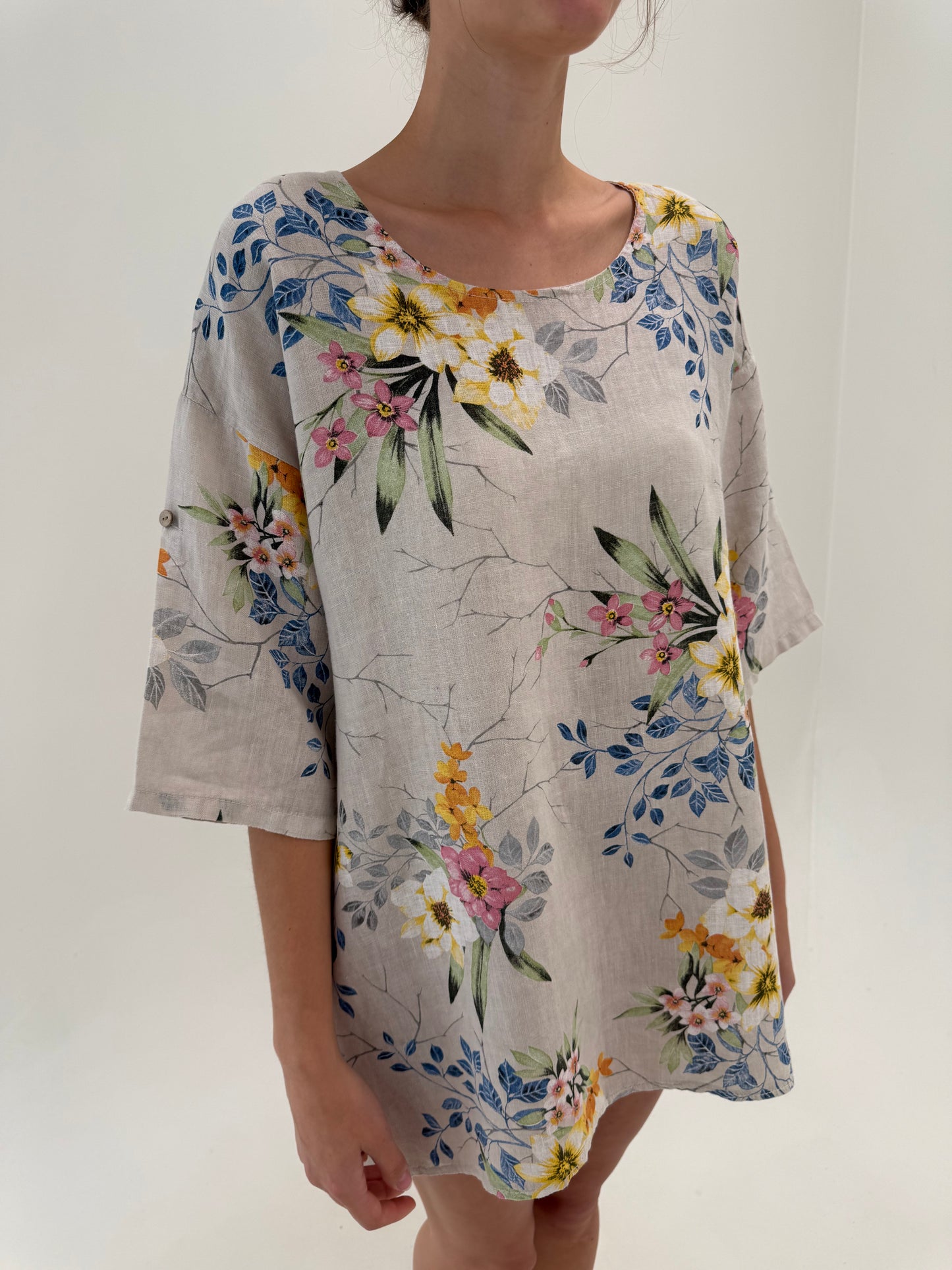 Top din in warm gray in croi lung minimalist cu print floral superb
