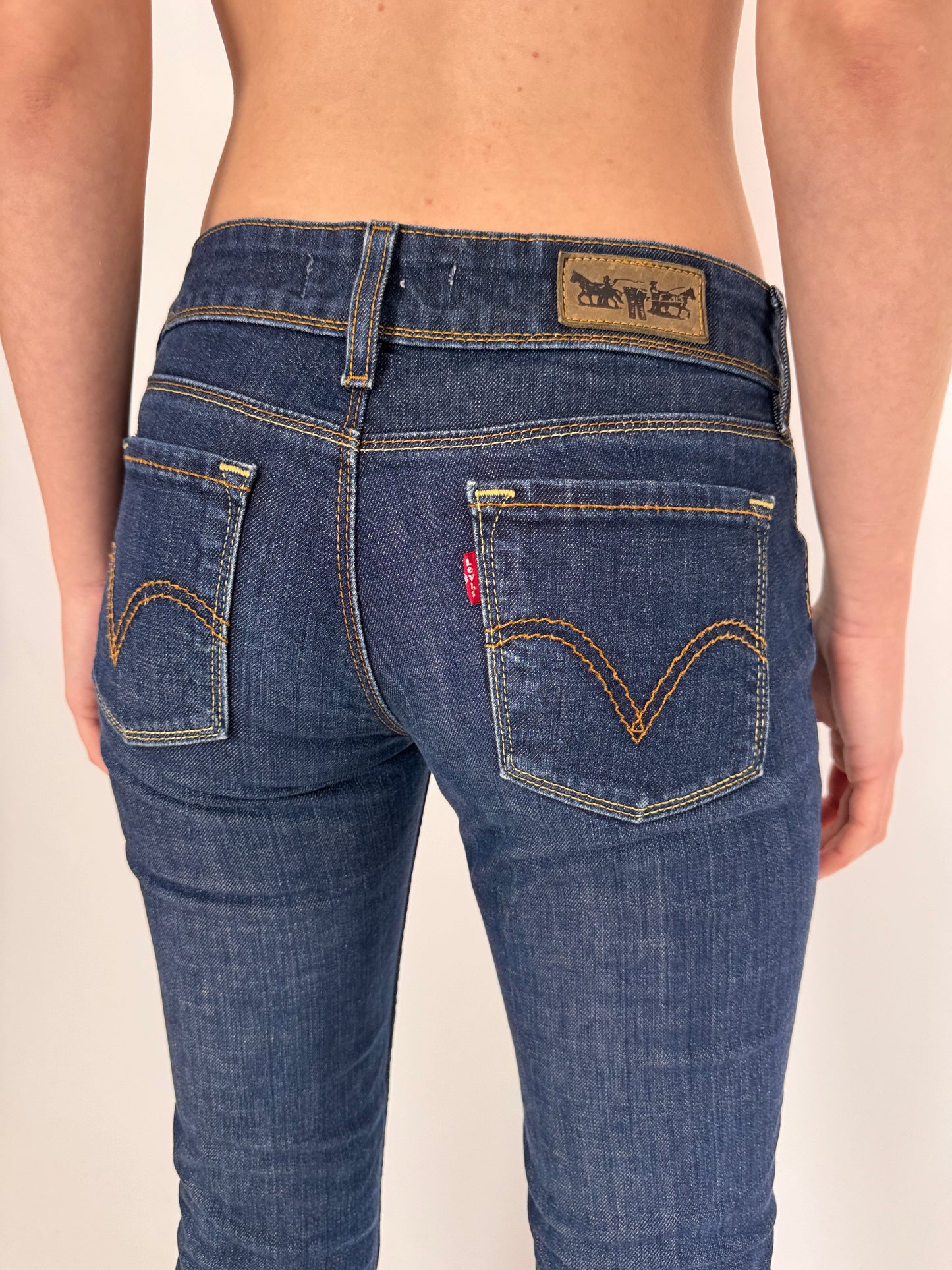 Jeanși Levi’s tall model 571 dark wash ușor strech