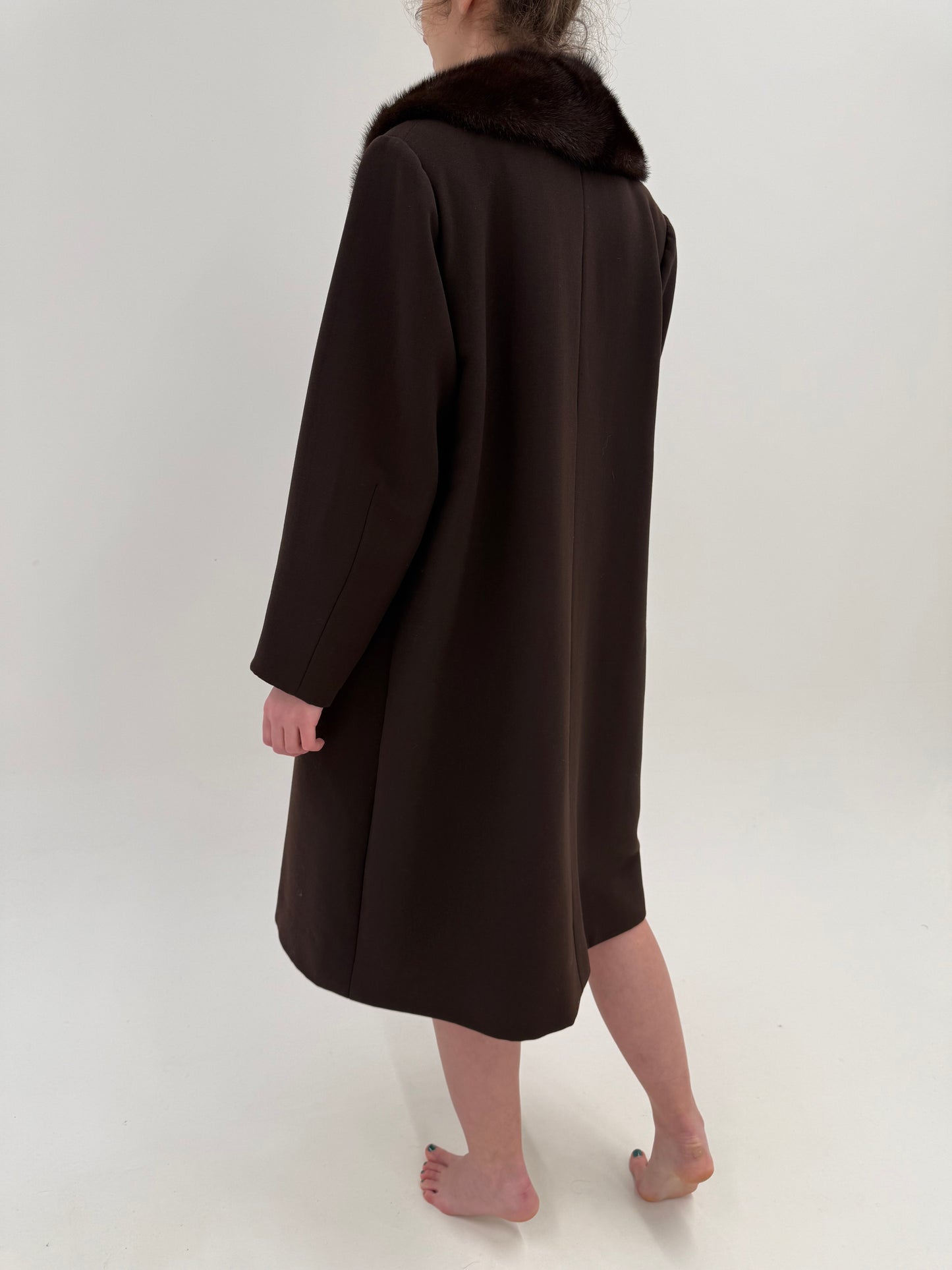 Palton vintage din stofă structurată chocolate brown cu guler din blană de nurcă