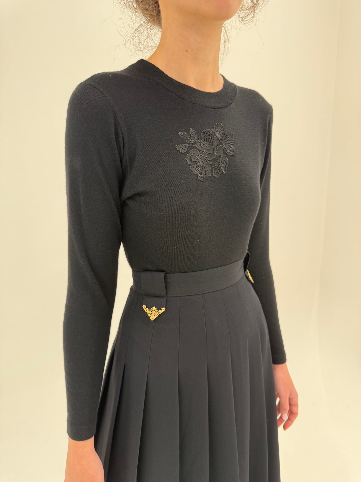 Body din lana extrafina cu broderie