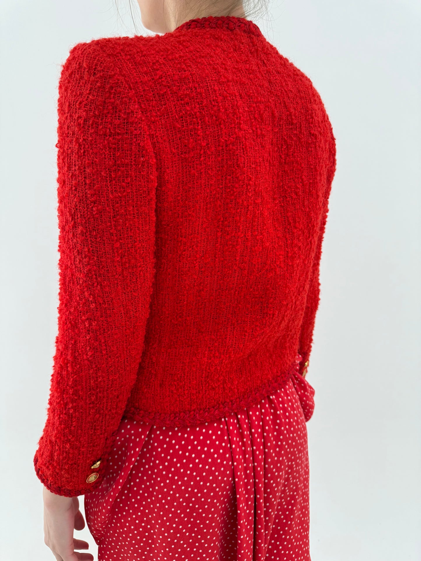 Sacou vintage în stil Chanel cherry red din boucle exceptional căptușit cu mătase naturală