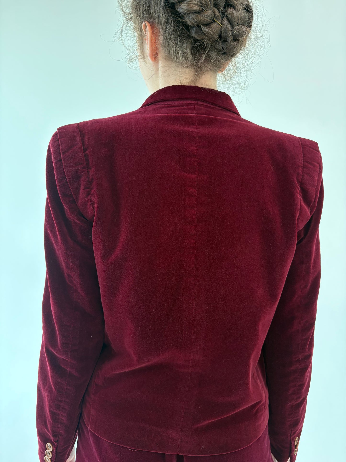 Costum italian burgundy din catifea luxoasă de bumbac