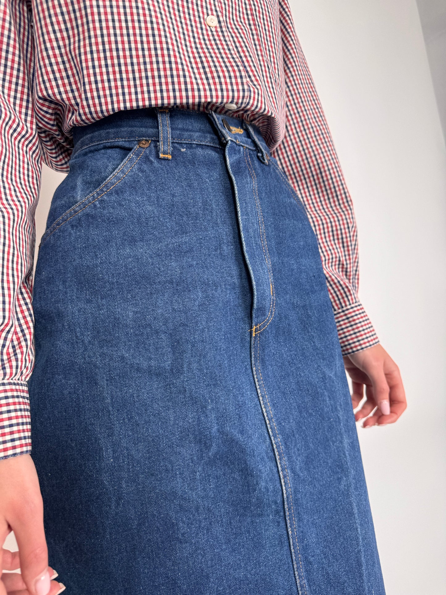 Fustă vintage din jeans raw cu ținuta și talie ultra înaltă