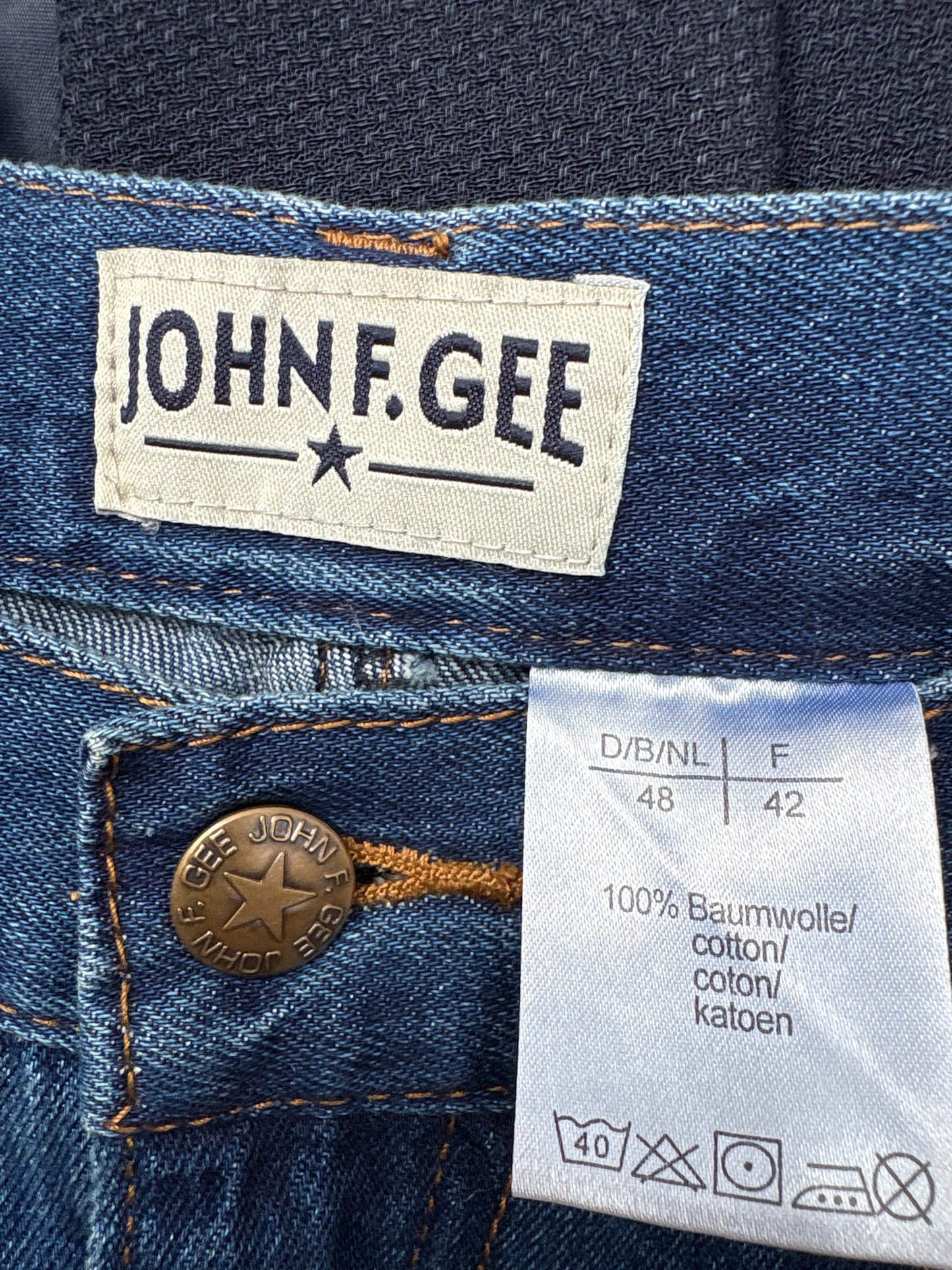 Jeans vintage tall darker wash straight leg